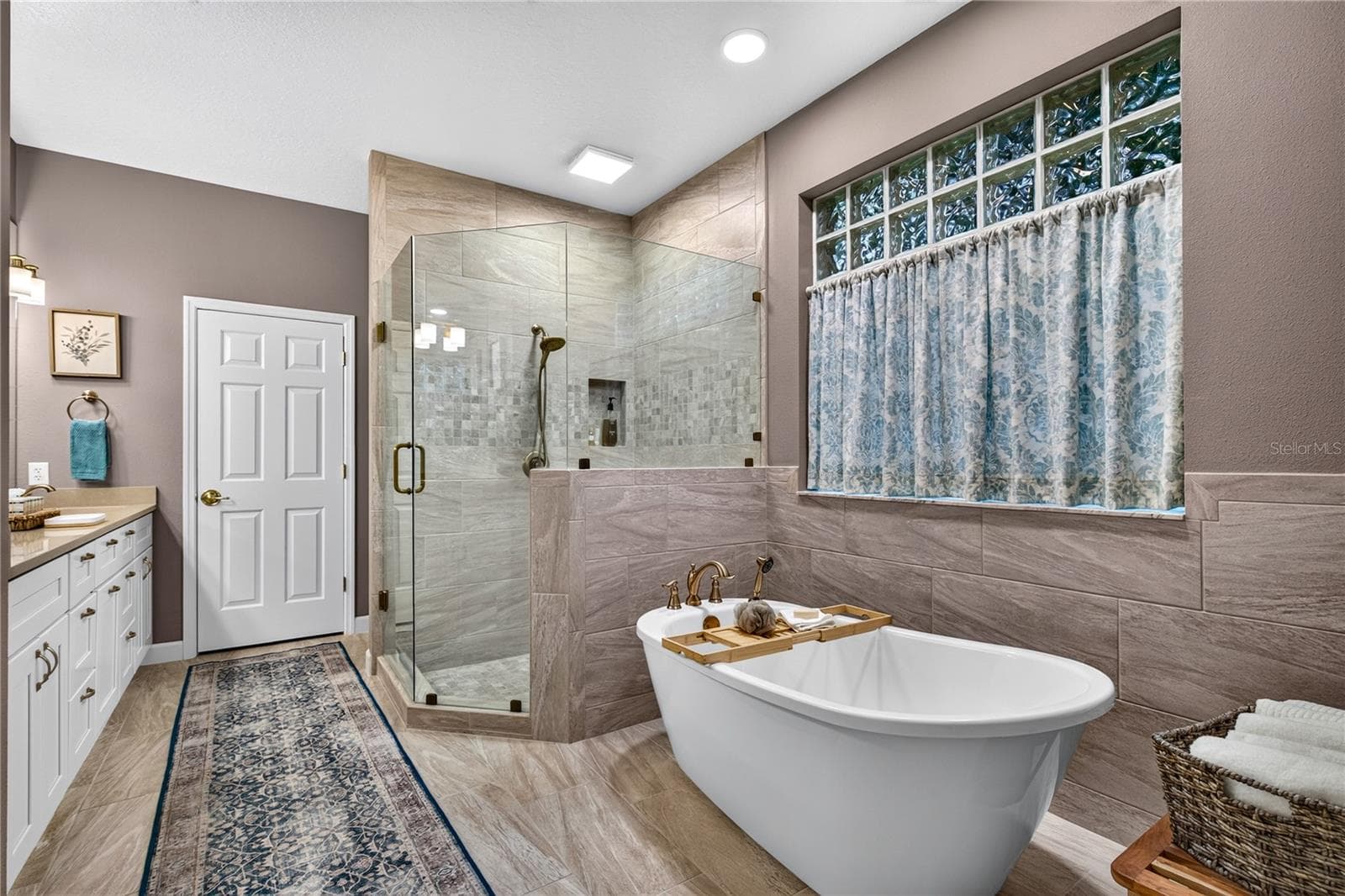 Single Family Residence at 9211 SILVER LAKE DR, LEESBURG, photo 27 of 50