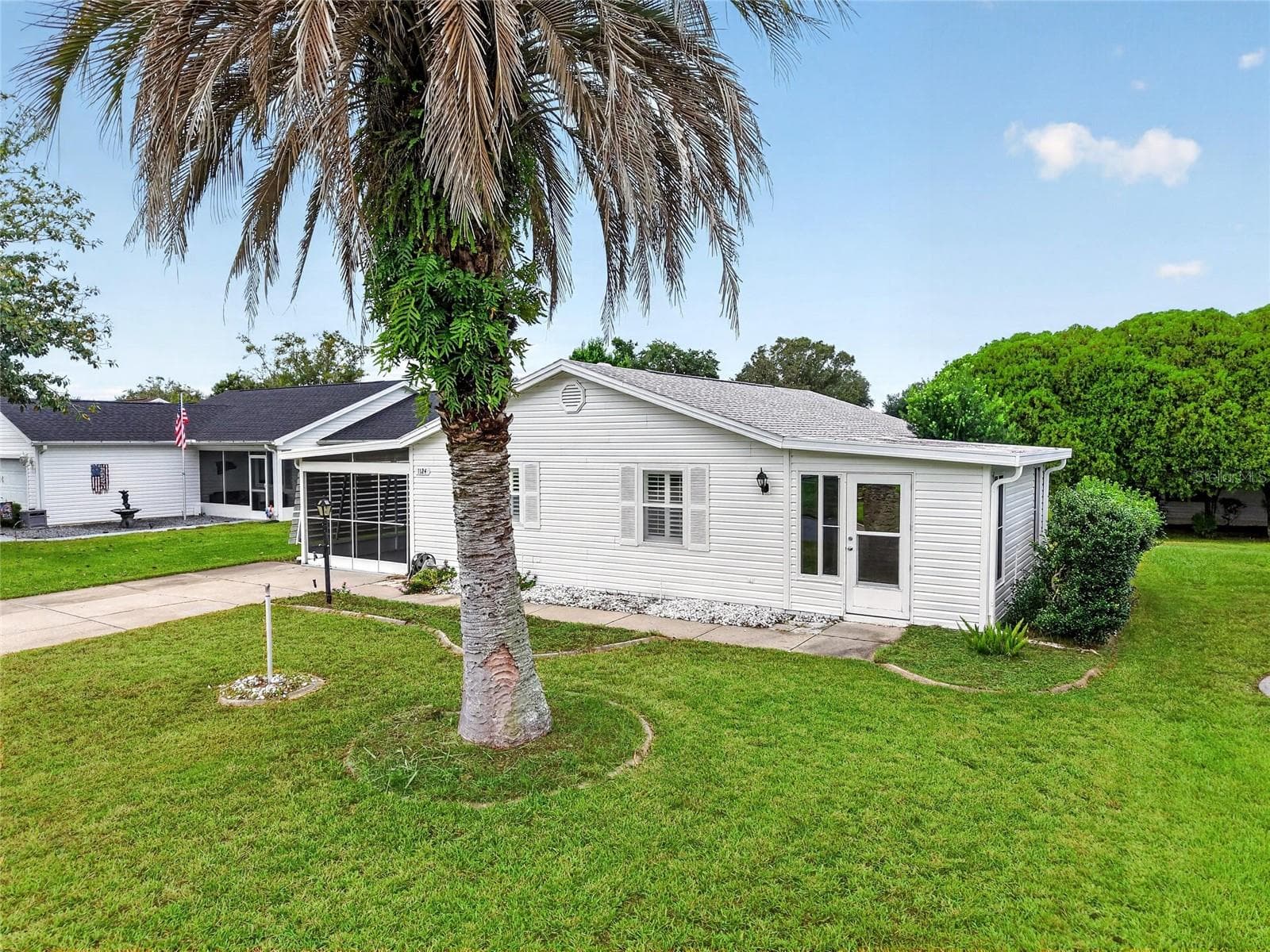 Front Yard - 1124 DEL TORO DR, LADY LAKE