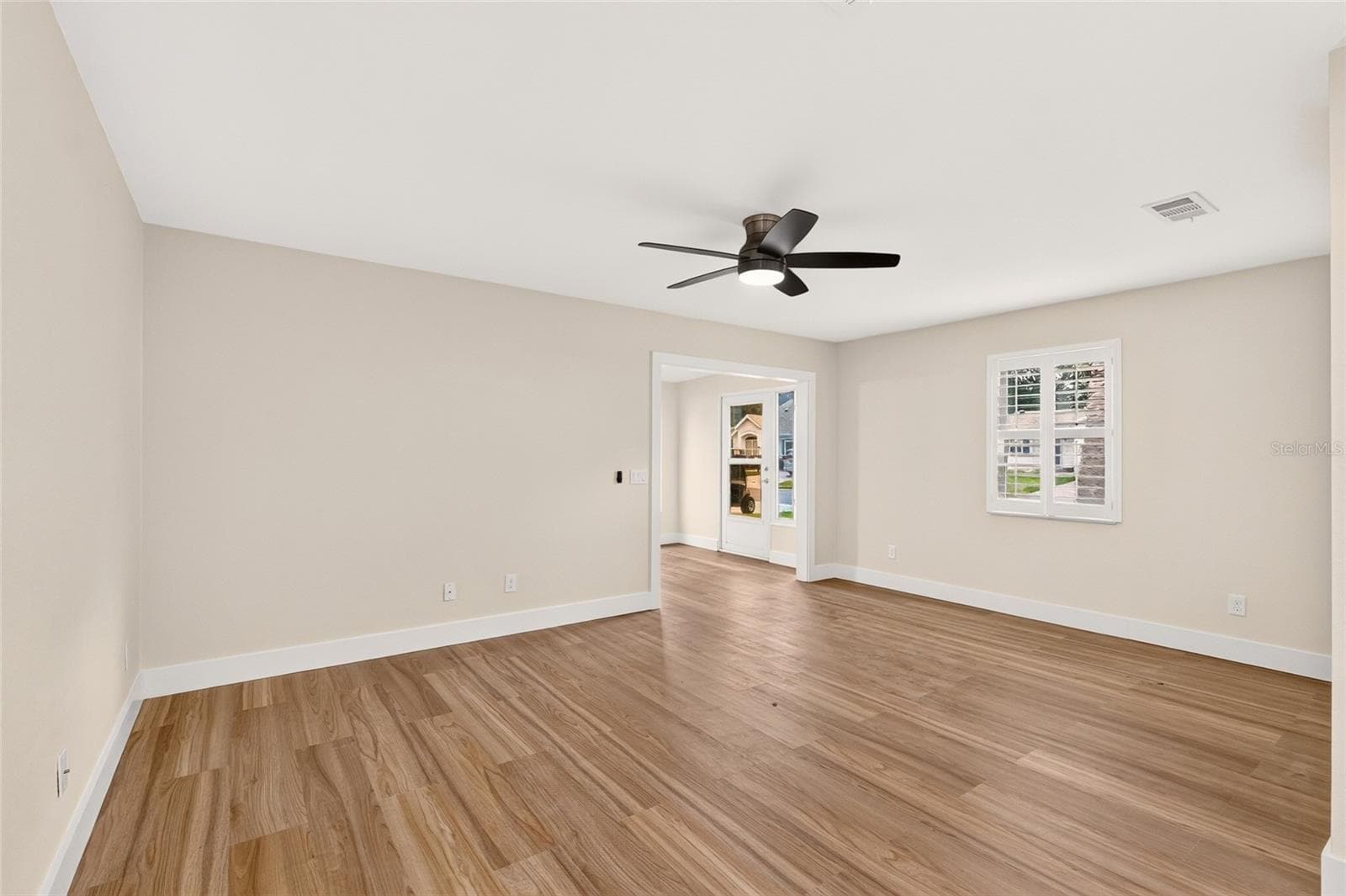 Living Room - 1124 DEL TORO DR, LADY LAKE