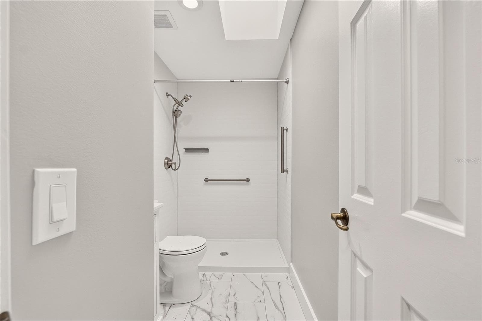 Bathroom - 1124 DEL TORO DR, LADY LAKE