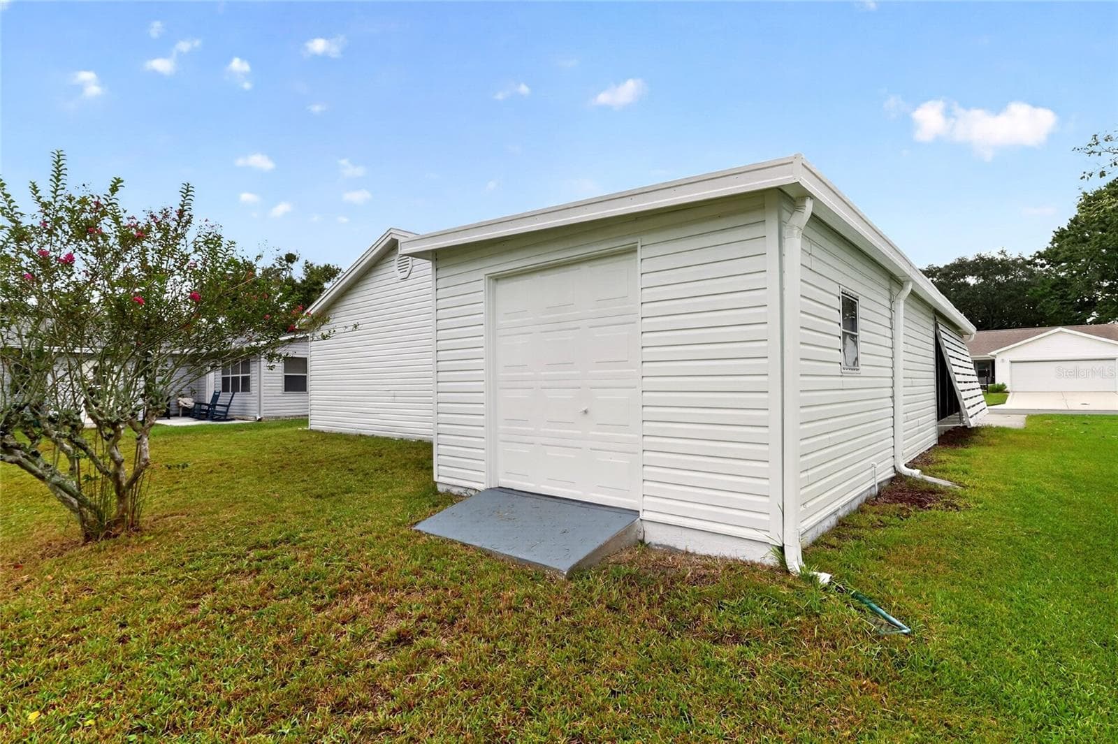 Backyard - 1124 DEL TORO DR, LADY LAKE
