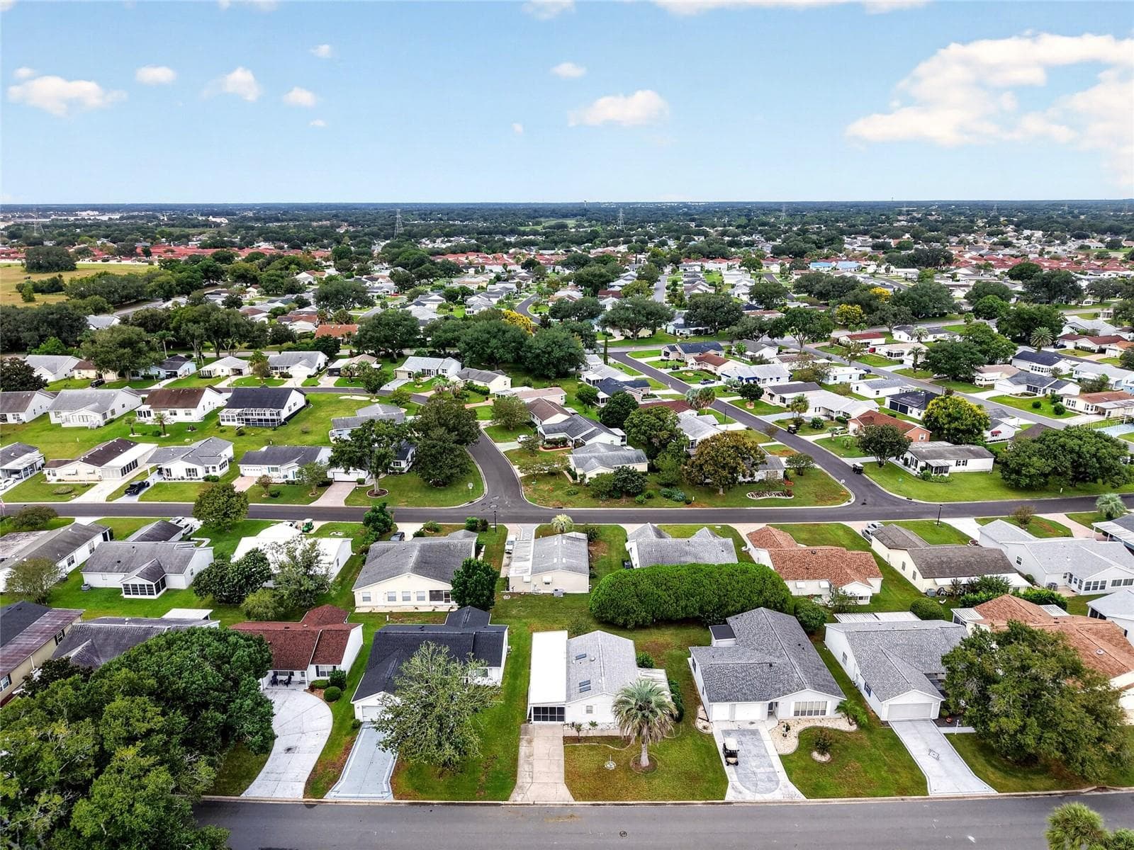 Aerial Neighborhood View - 1124 DEL TORO DR, LADY LAKE