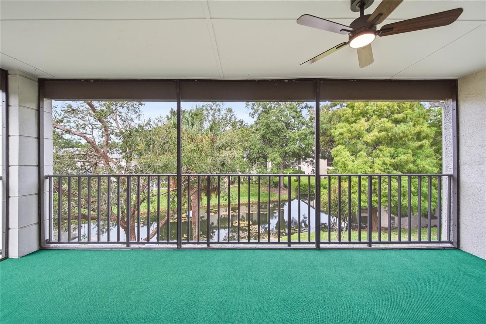 Screened In Patio With Pond View - 4520 SOUTHAMPTON CT #4520, TAMPA