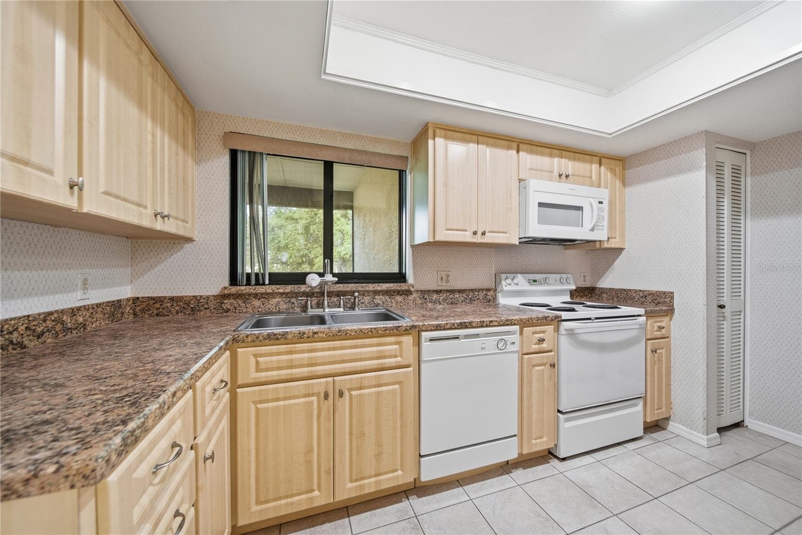 Kitchen - 4520 SOUTHAMPTON CT #4520, TAMPA