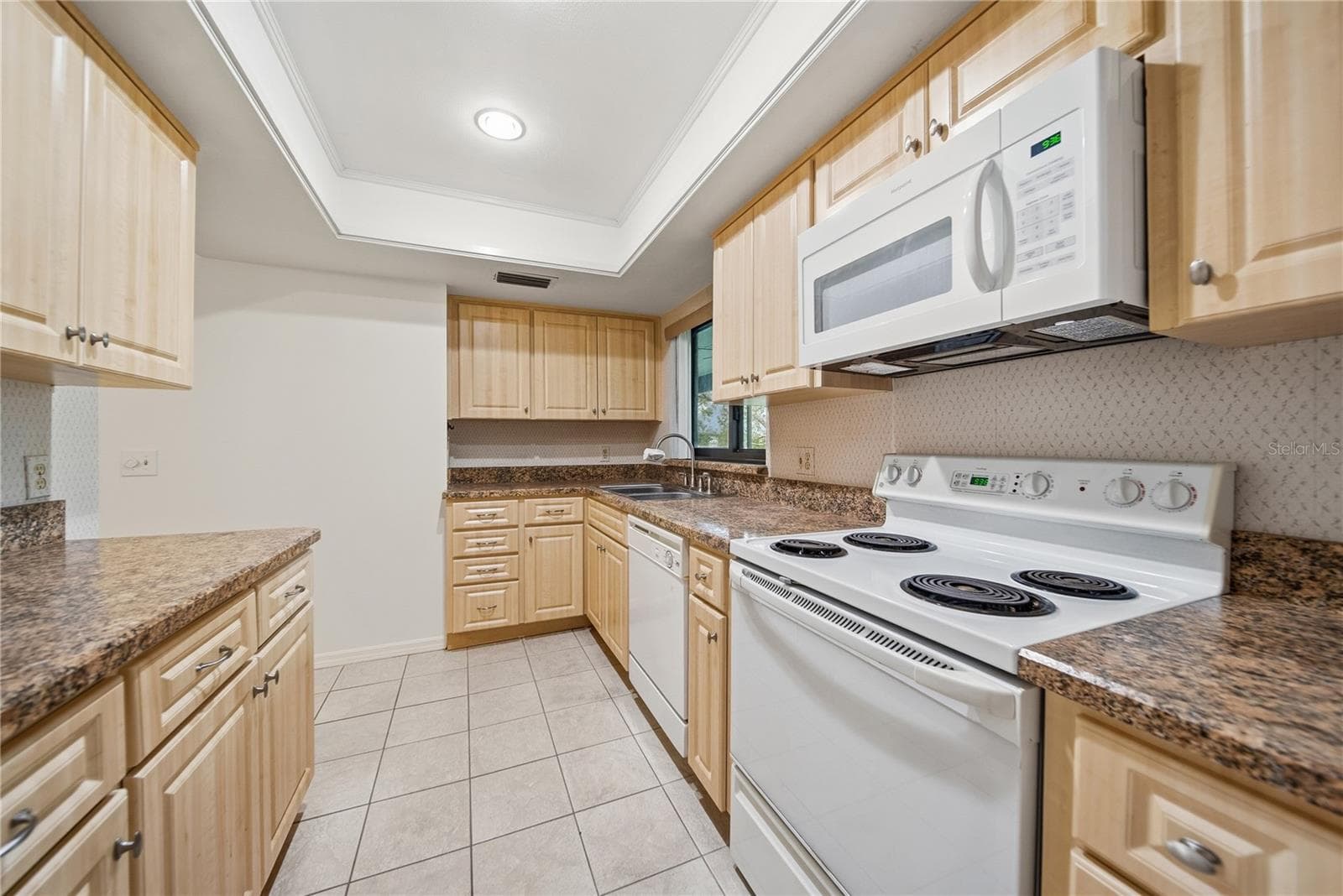 Kitchen - 4520 SOUTHAMPTON CT #4520, TAMPA