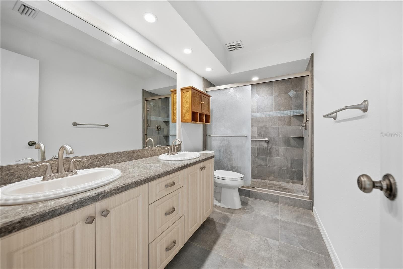 Full Bath - 4520 SOUTHAMPTON CT #4520, TAMPA