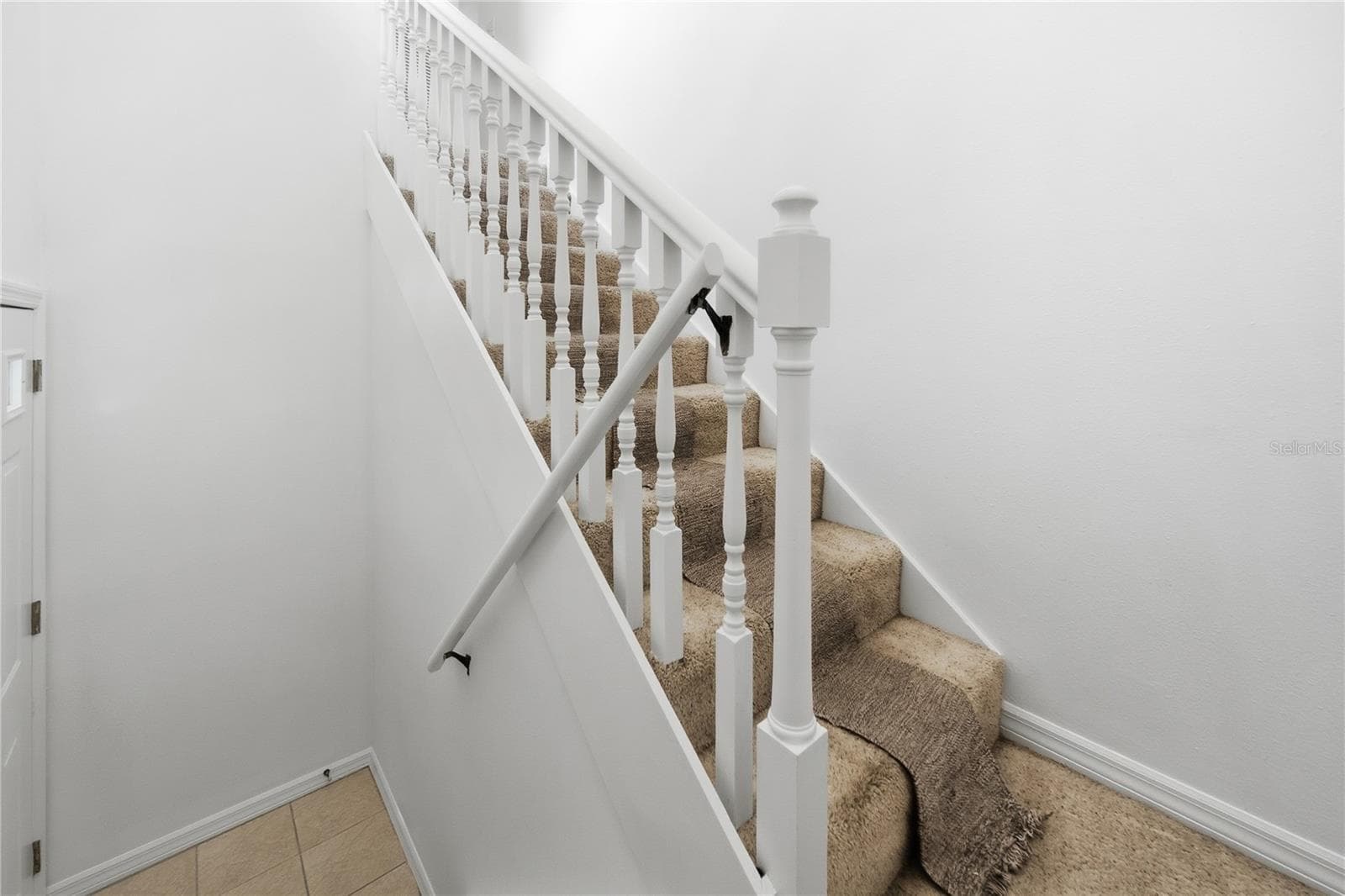 Foyer/ Stairs - 4520 SOUTHAMPTON CT #4520, TAMPA