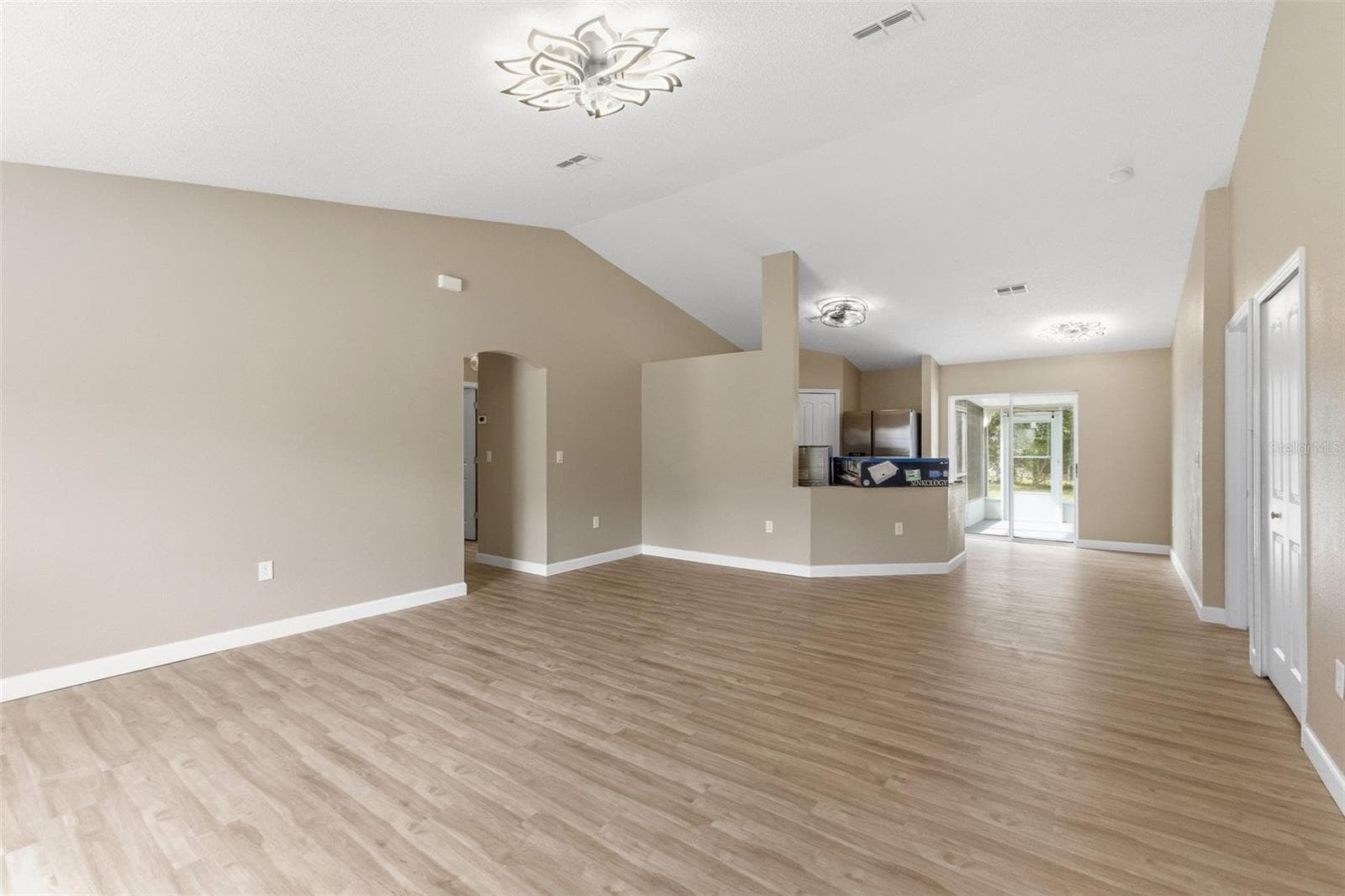 Single Family Residence at 13393 TWIN LAKE AVE, SPRING HILL, photo 6 of 49