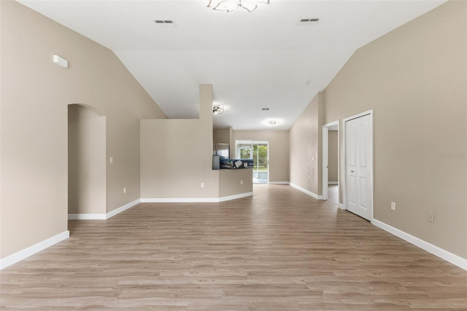 Single Family Residence at 13393 TWIN LAKE AVE, SPRING HILL, photo 8 of 49