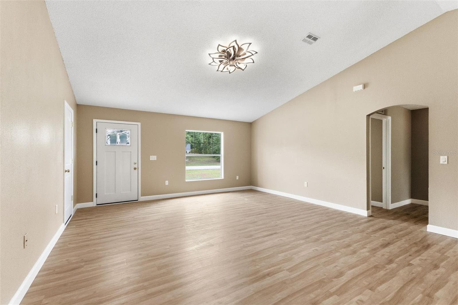 Single Family Residence at 13393 TWIN LAKE AVE, SPRING HILL, photo 11 of 49