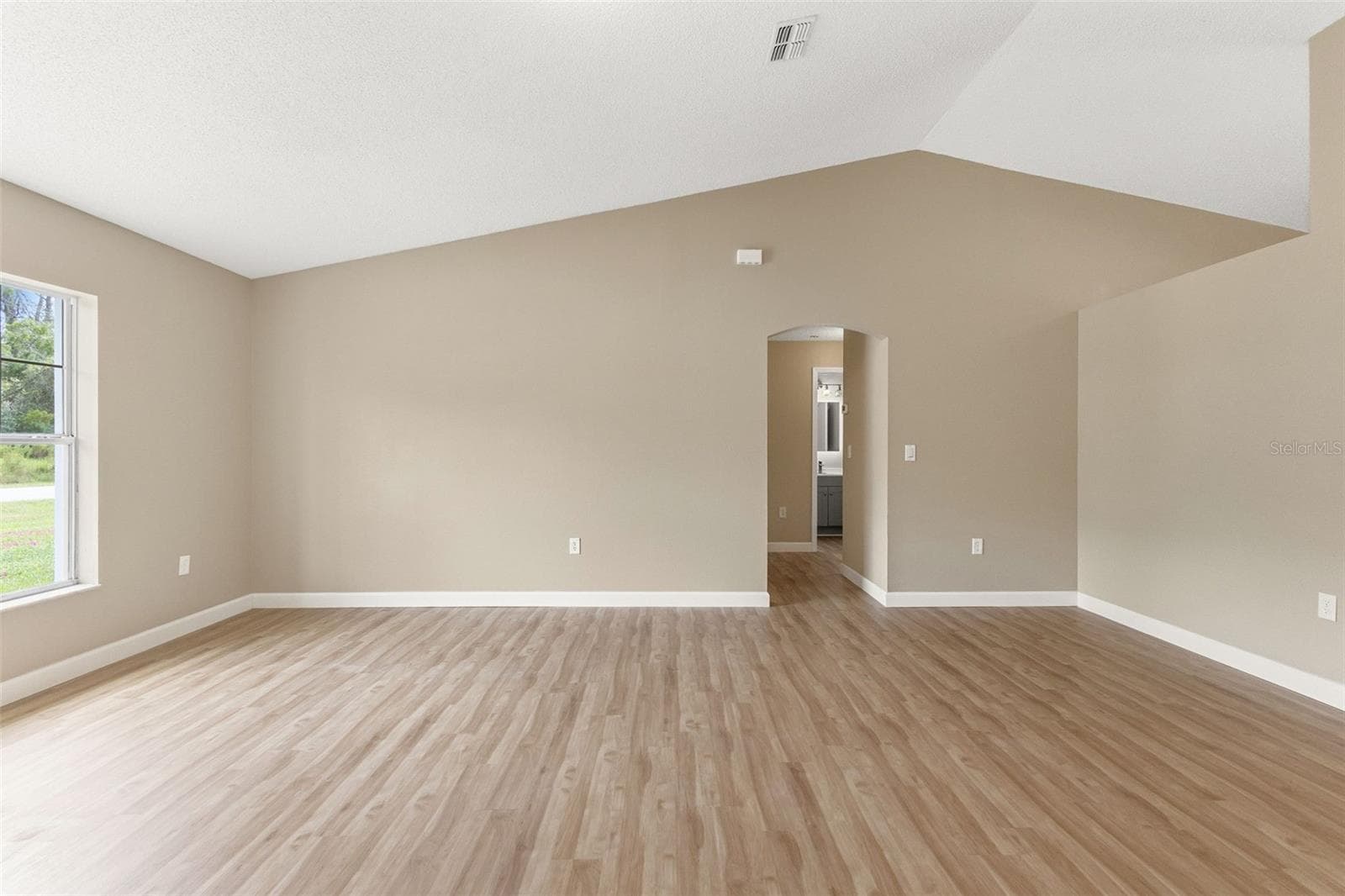 Single Family Residence at 13393 TWIN LAKE AVE, SPRING HILL, photo 12 of 49