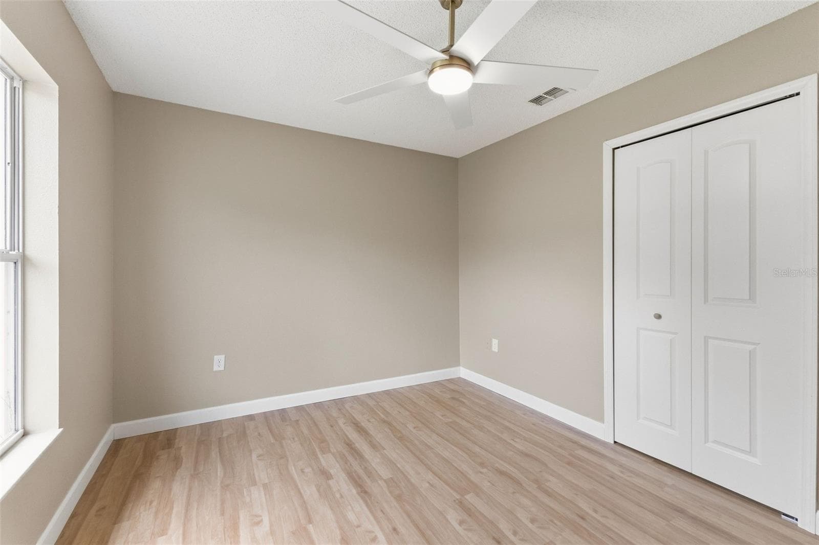 Single Family Residence at 13393 TWIN LAKE AVE, SPRING HILL, photo 22 of 49