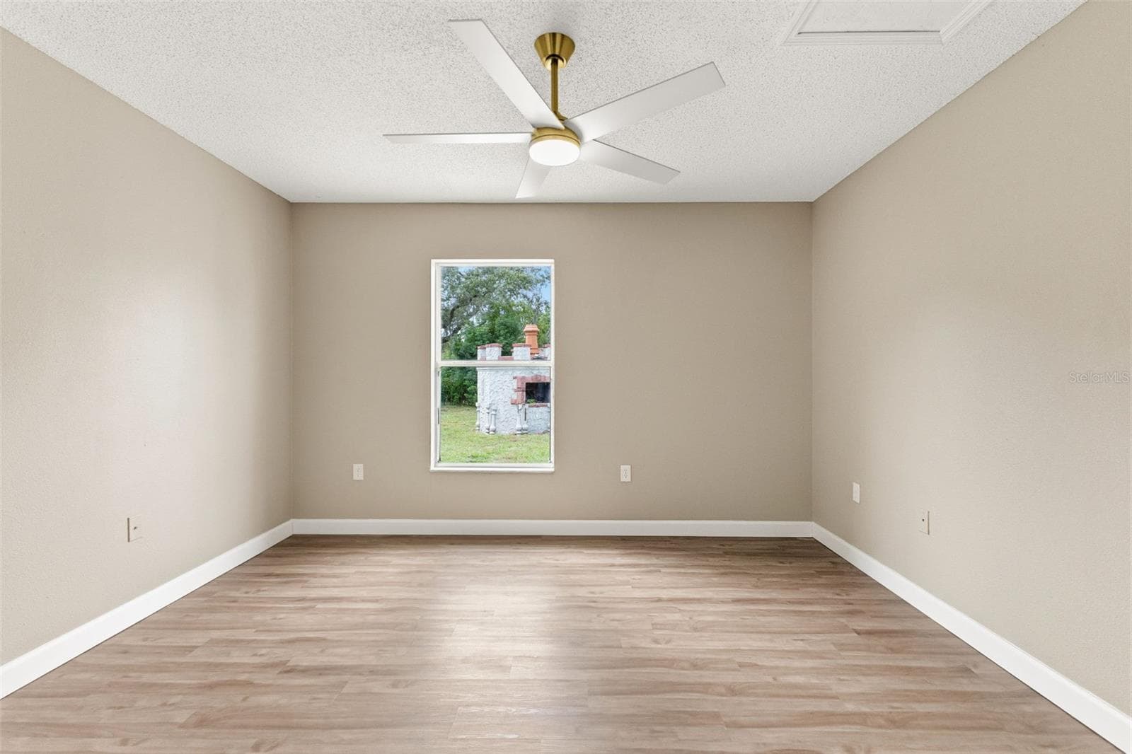 Single Family Residence at 13393 TWIN LAKE AVE, SPRING HILL, photo 24 of 49