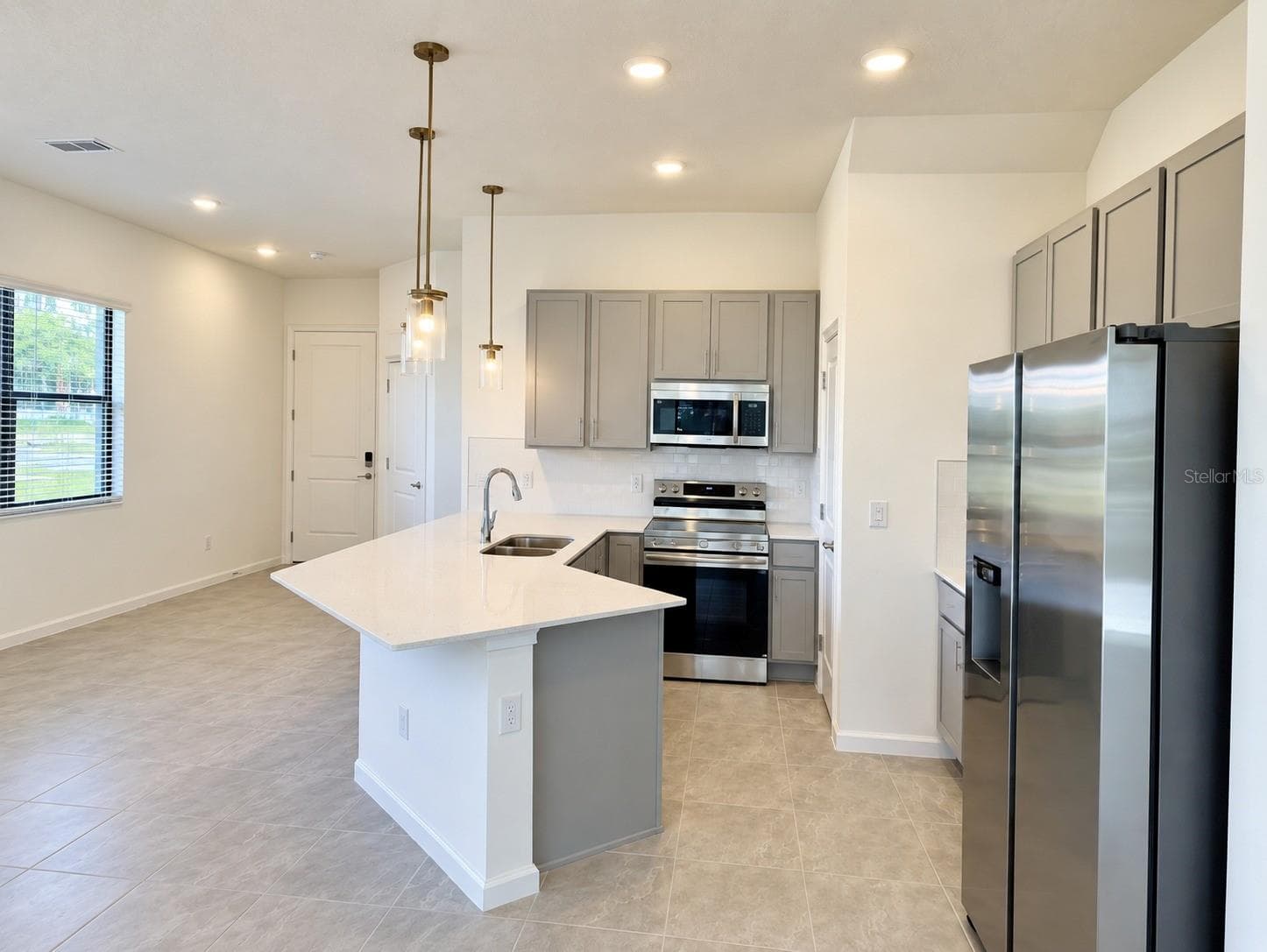 Townhouse at 10592 EBB TIDE LANE, ORLANDO, photo 4 of 28