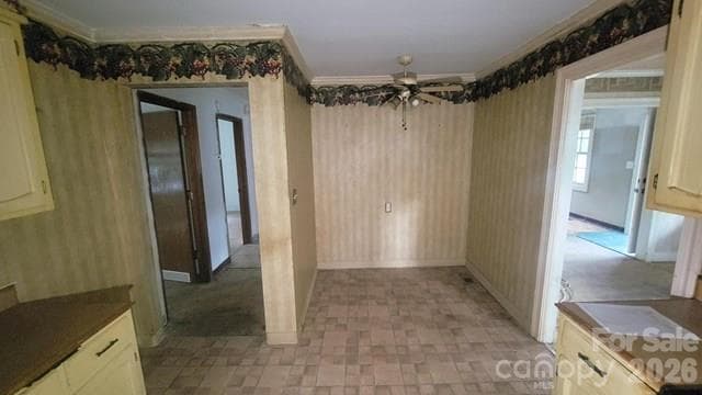 Single Family Residence at 910 W Mauney Avenue, Gastonia, photo 8 of 21