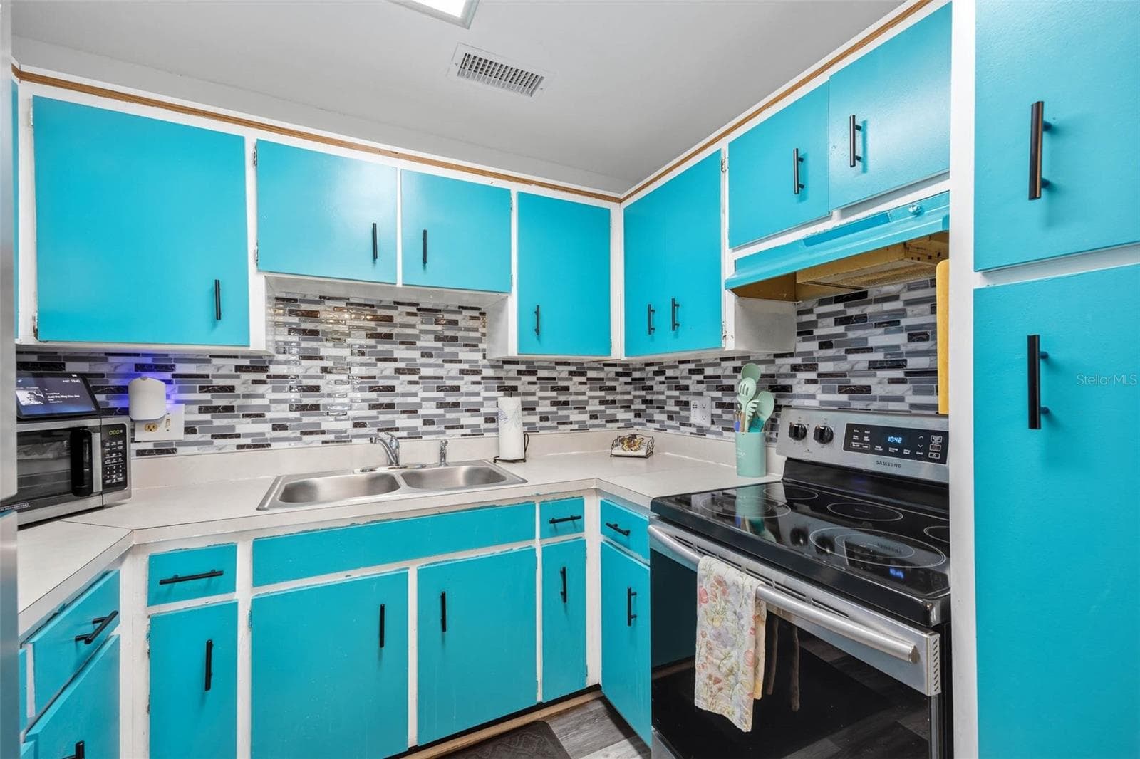 Condominium at 341 S MCMULLEN BOOTH RD #147, CLEARWATER, photo 9 of 24