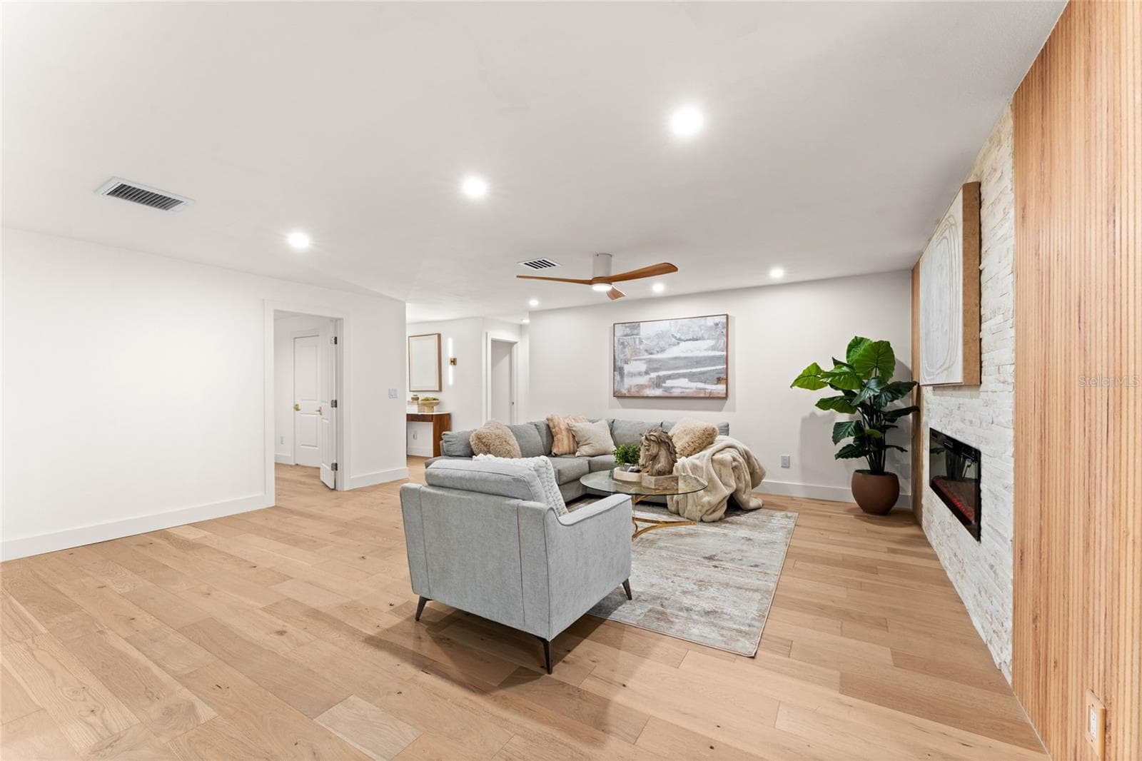 Single Family Residence at 2456 TIMBERCREST CIR W, CLEARWATER, photo 15 of 47