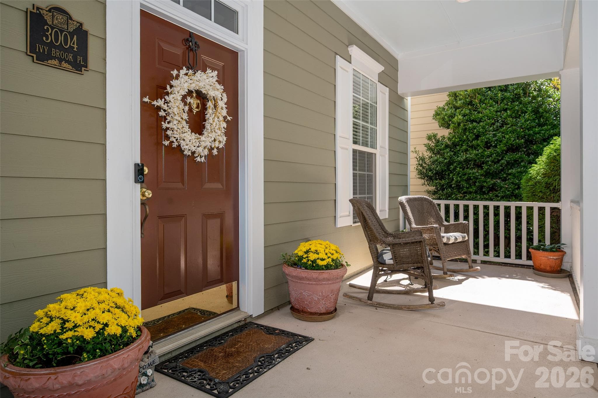 Single Family Residence at 3004 Ivy Brook Place, Matthews, photo 3 of 38