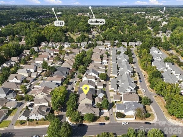 Minutes from downtown Matthews and easy commute! - 3004 Ivy Brook Place, Matthews