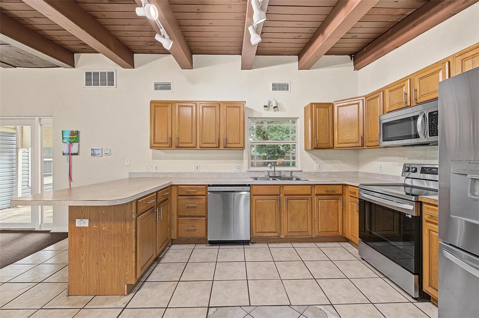 Single Family Residence at 514 12TH AVE W, PALMETTO, photo 7 of 45