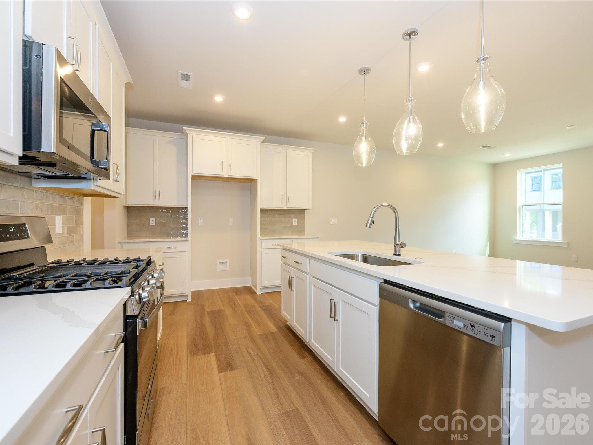 Gas Range and Touch Faucet For a Premium Cooking Experience. - 217 Halemarg Drive, Belmont