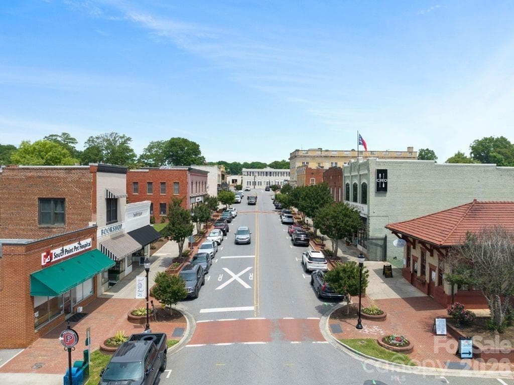 Downtown Belmont is Just a Short Drive Away With Loads of Shops and Restaurants to Explore. - 217 Halemarg Drive, Belmont