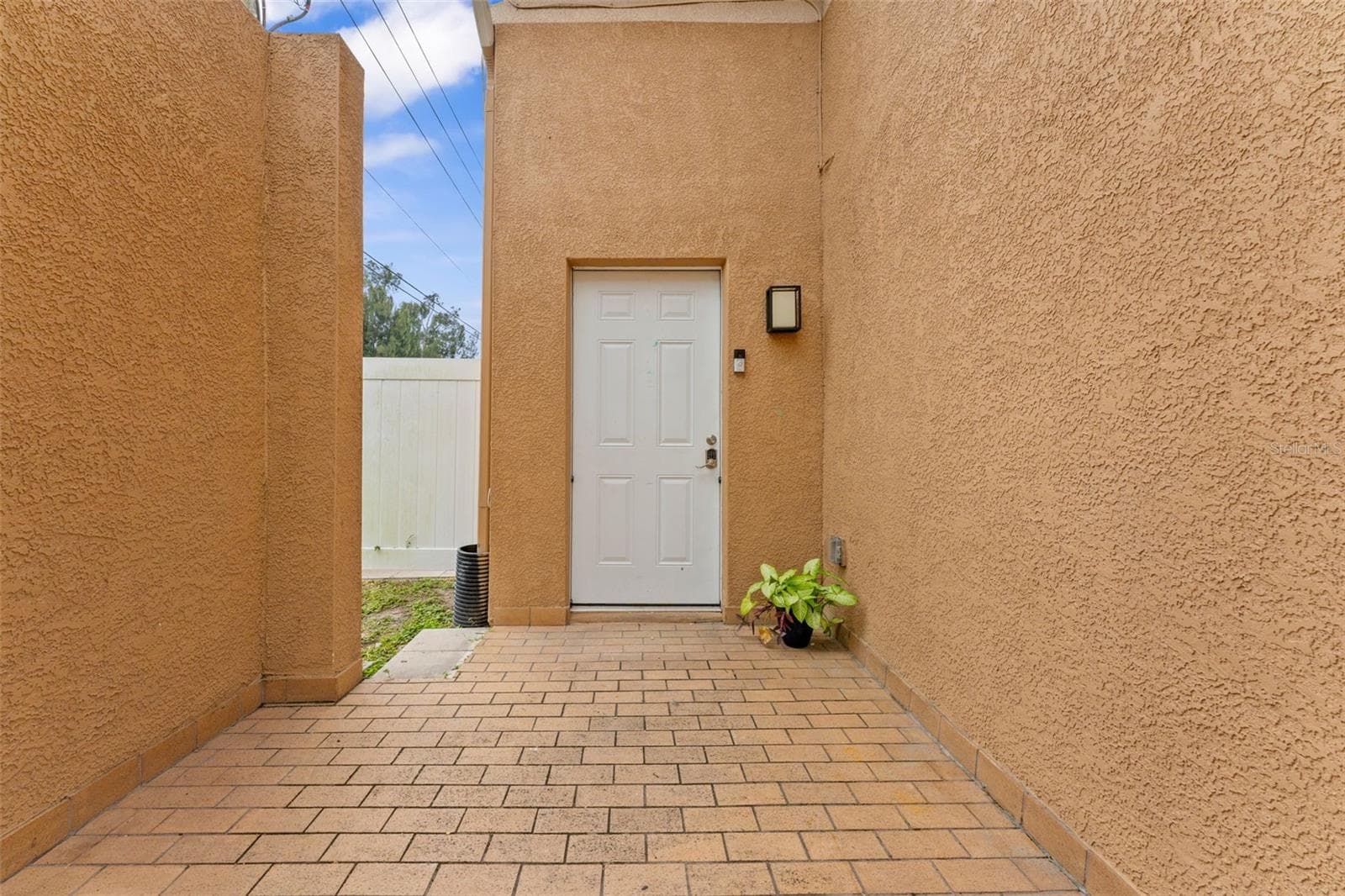 Townhouse at 4363 TYLER CIR N, ST PETERSBURG, photo 5 of 45