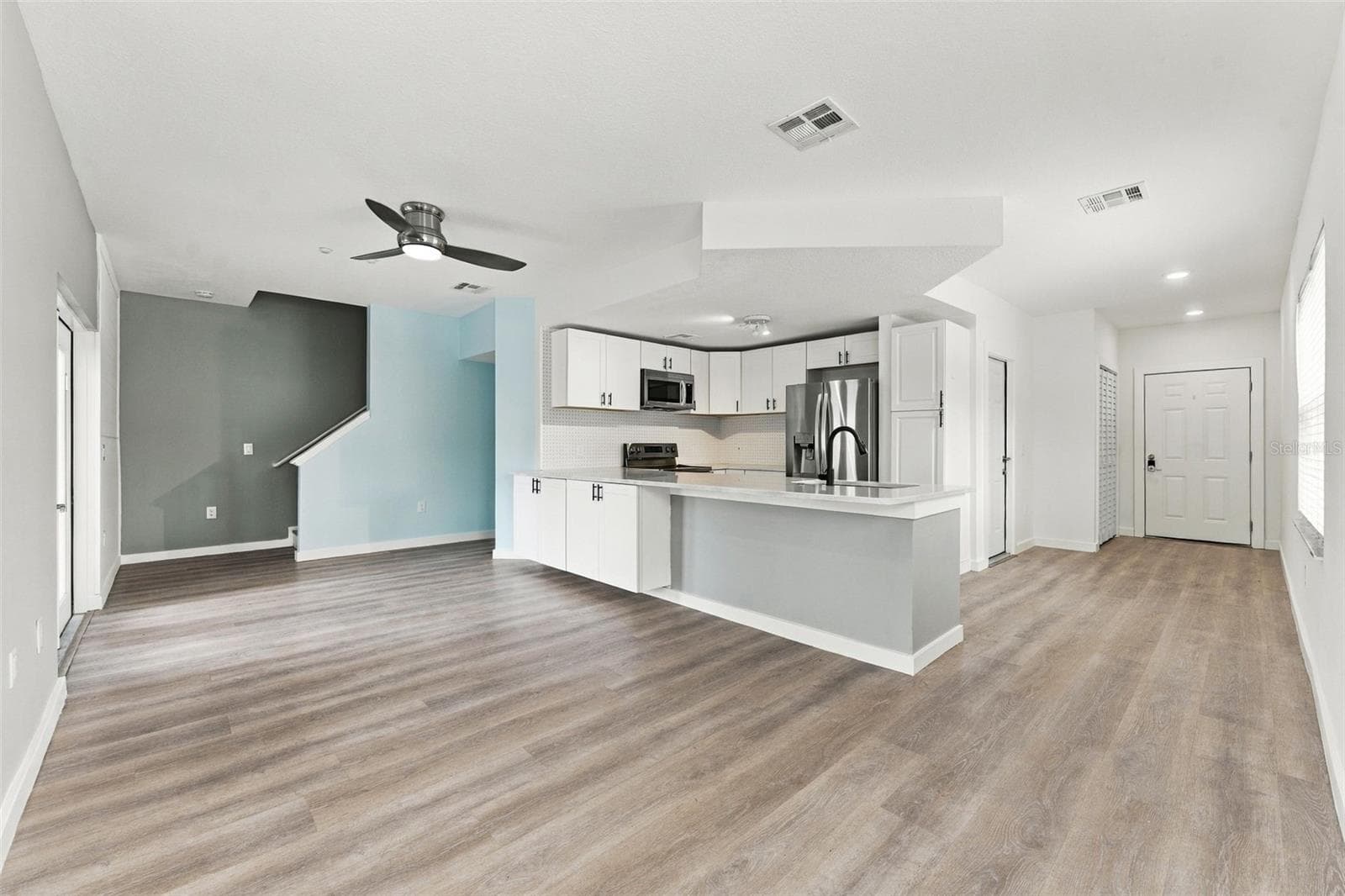 Townhouse at 4363 TYLER CIR N, ST PETERSBURG, photo 9 of 45