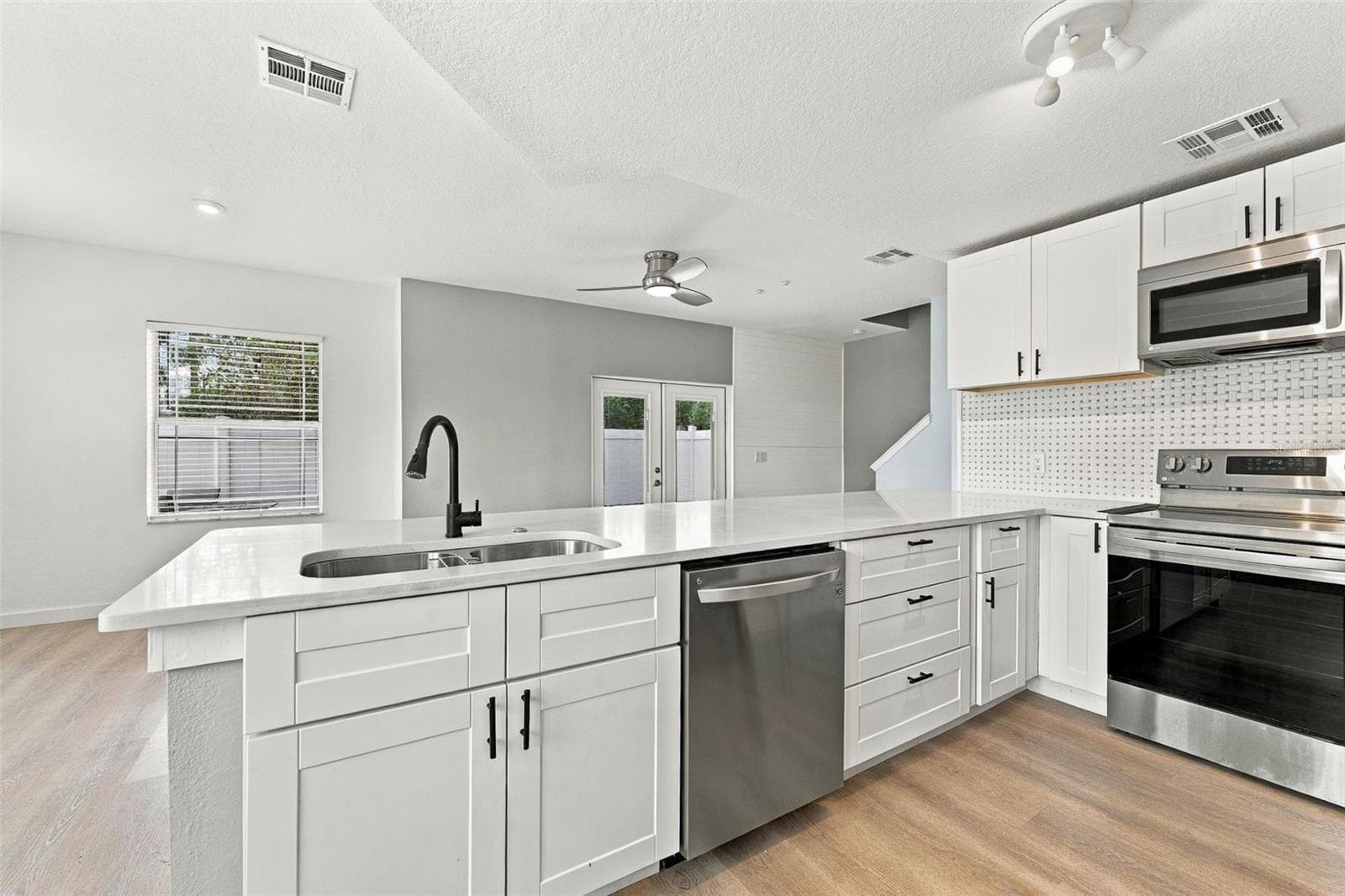 Townhouse at 4363 TYLER CIR N, ST PETERSBURG, photo 14 of 45