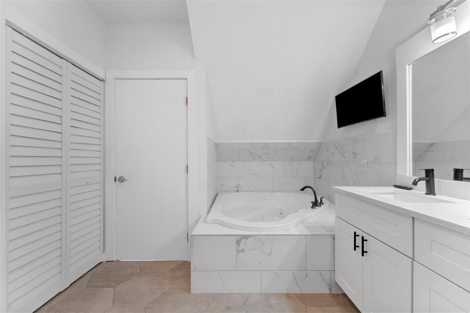Townhouse at 4363 TYLER CIR N, ST PETERSBURG, photo 23 of 45
