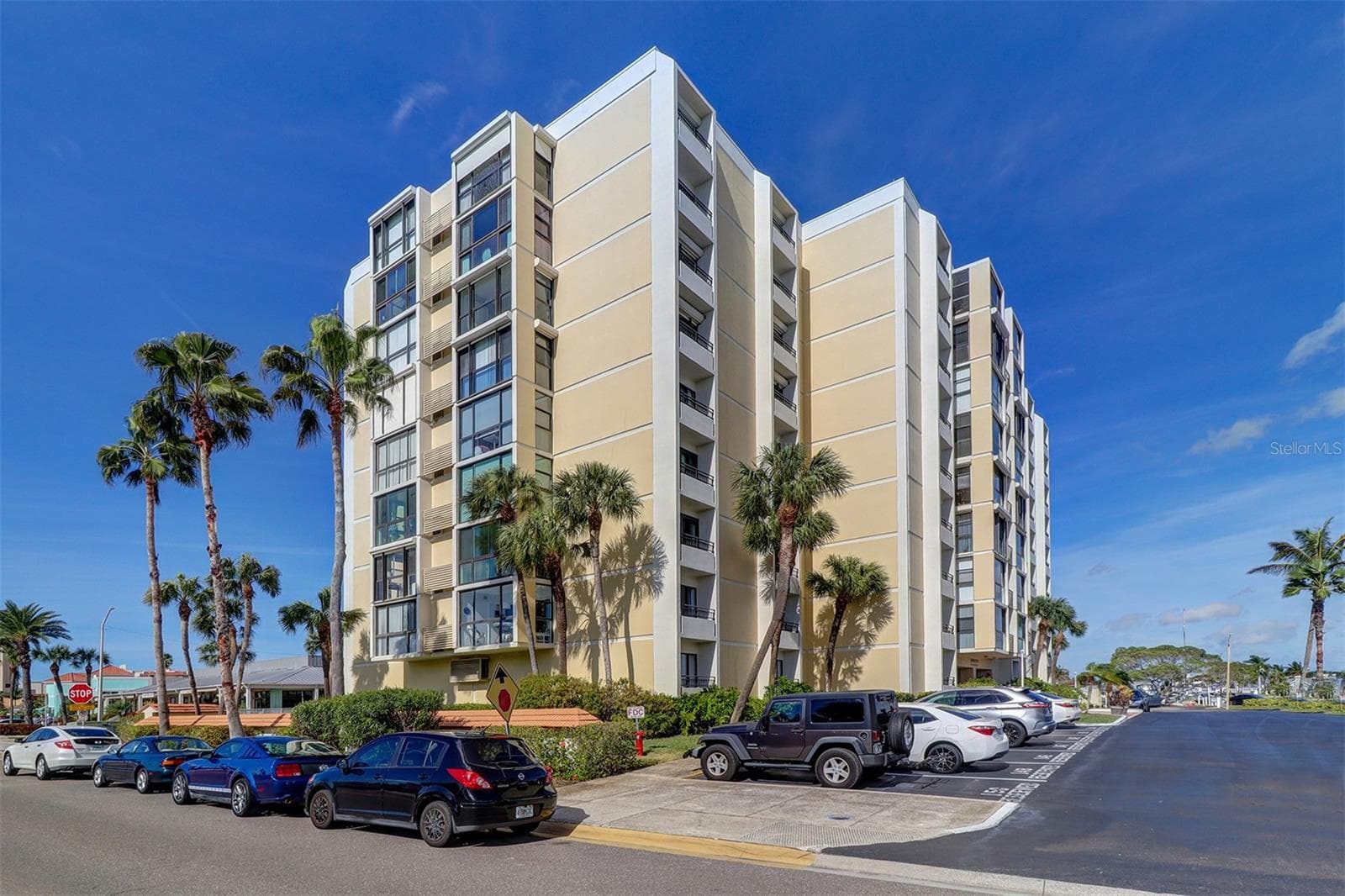 800 S GULFVIEW BLVD #208