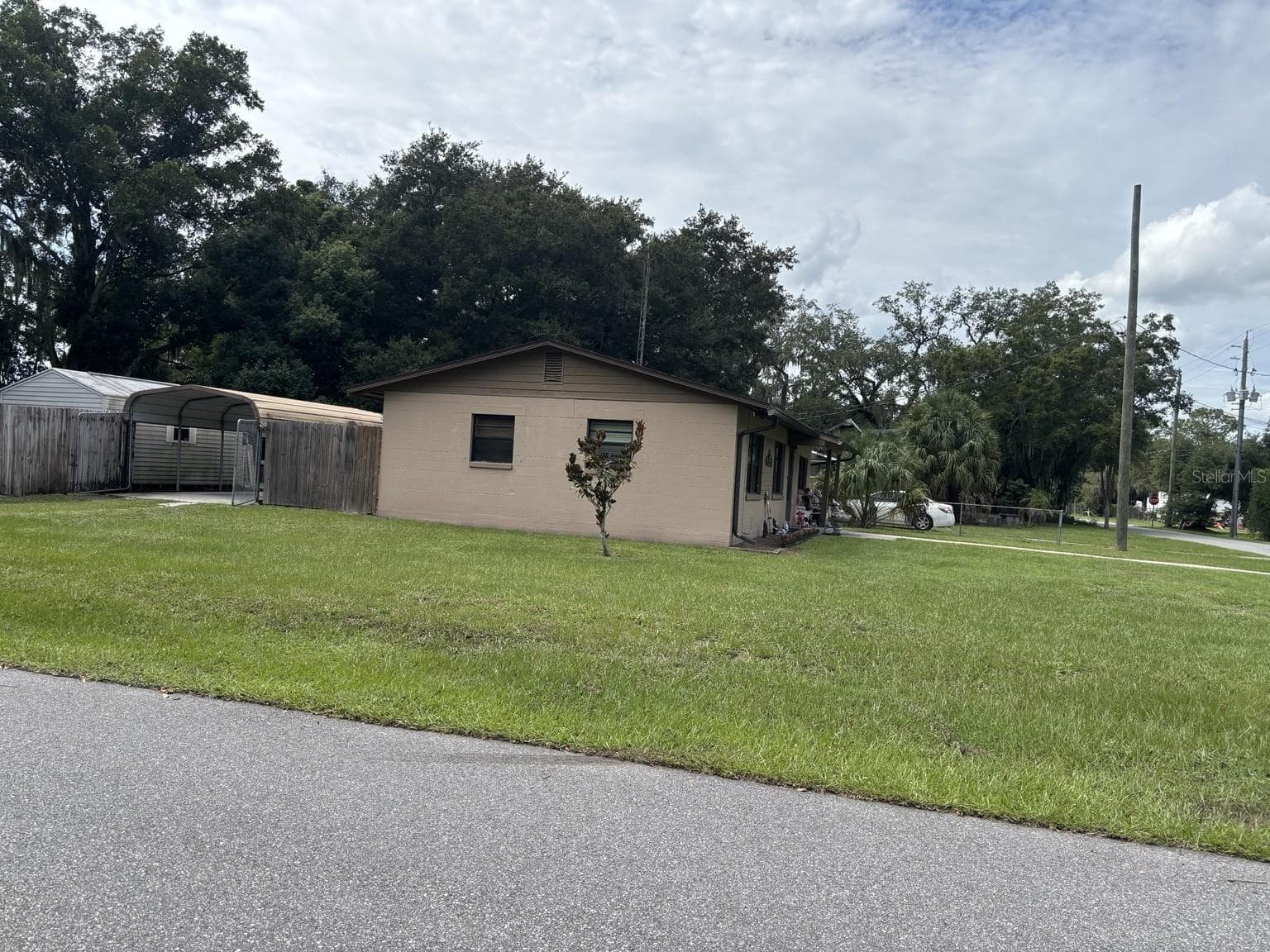 Single Family Residence at 1701 W 2ND ST, SANFORD, photo 4 of 20