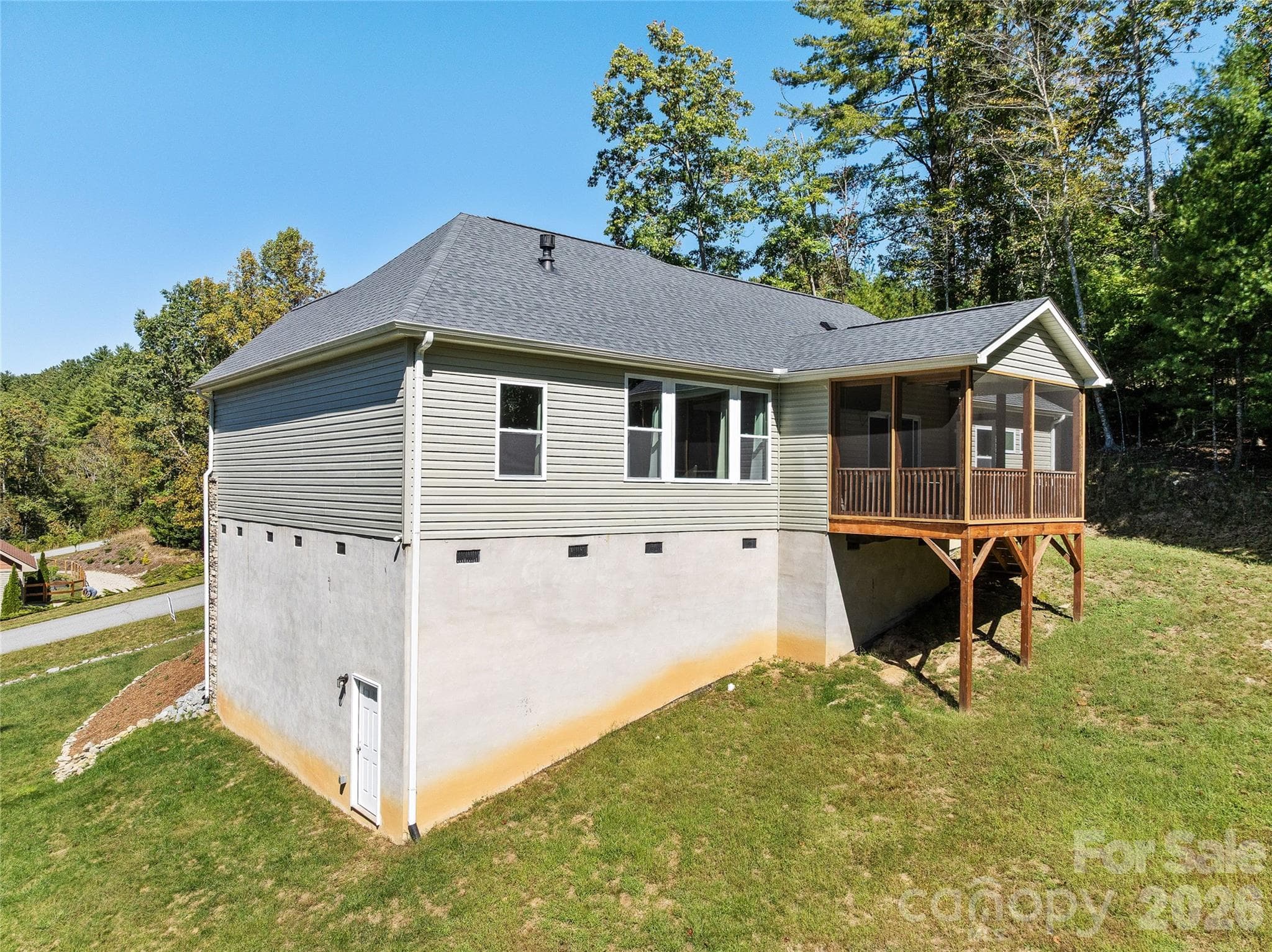 Single Family Residence at 258 Crystal Heights Drive, Hendersonville, photo 36 of 45
