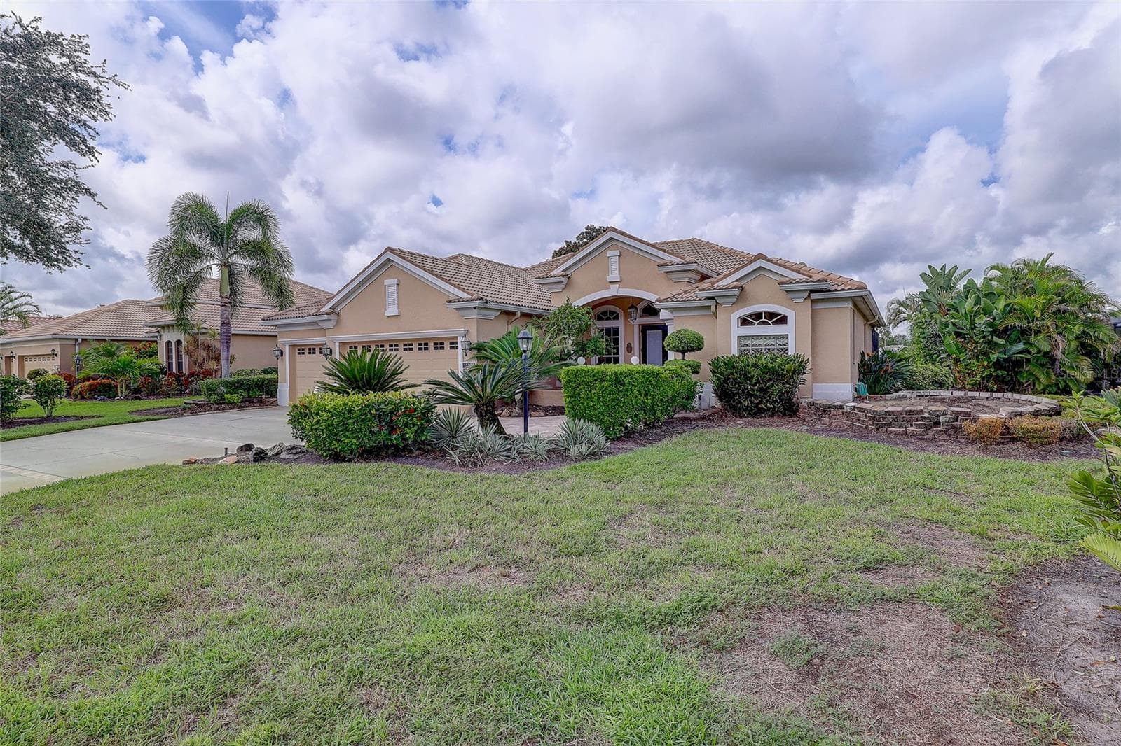 Single Family Residence at 12306 GREENBRIER WAY, LAKEWOOD RANCH, photo 47 of 55