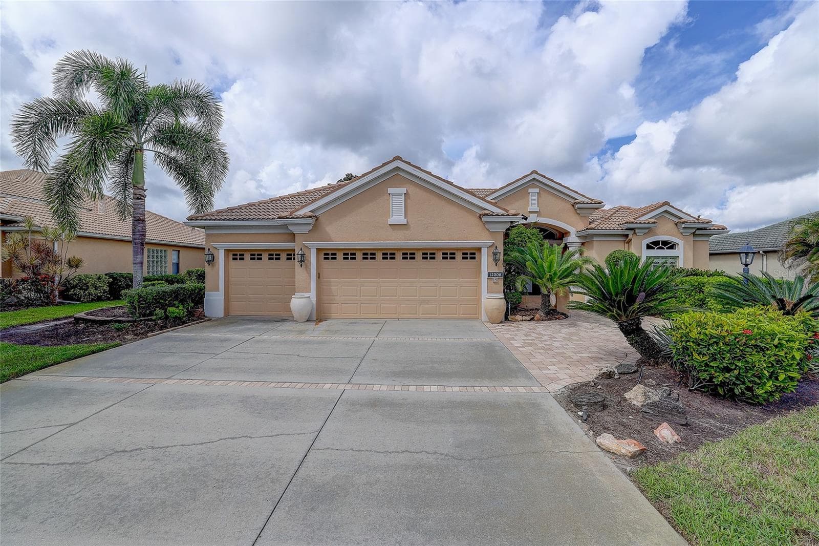 Single Family Residence at 12306 GREENBRIER WAY, LAKEWOOD RANCH, photo 48 of 55