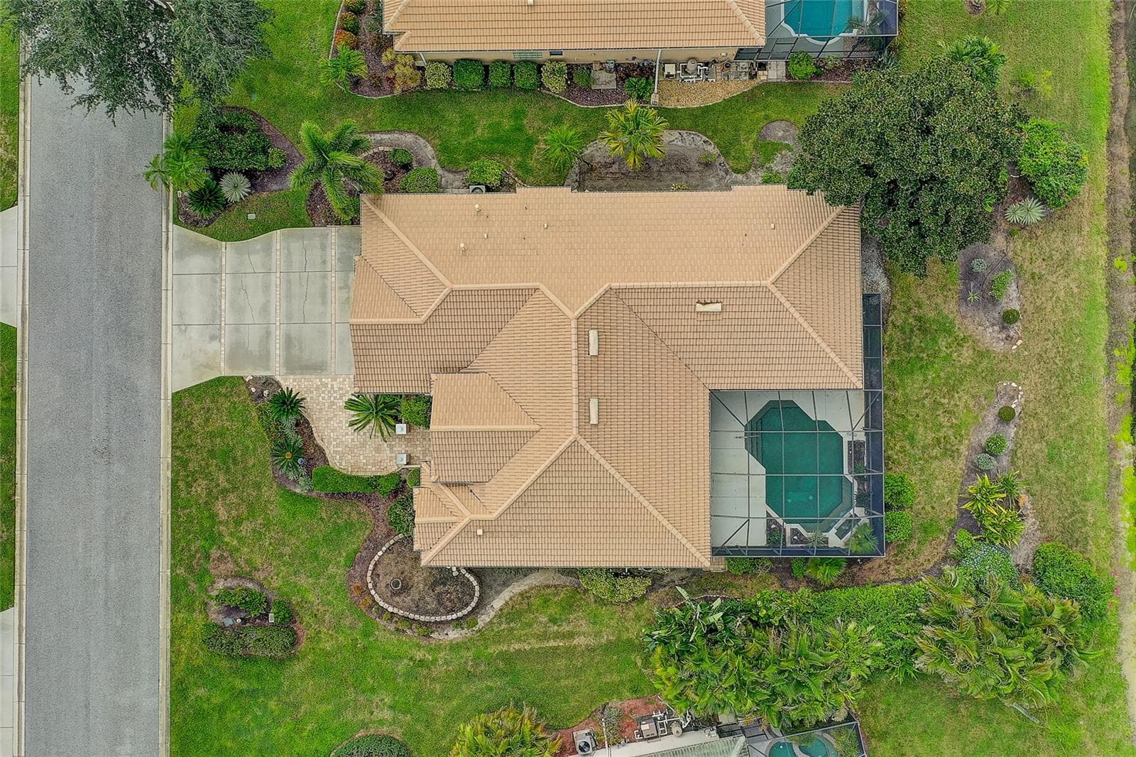 Single Family Residence at 12306 GREENBRIER WAY, LAKEWOOD RANCH, photo 51 of 55