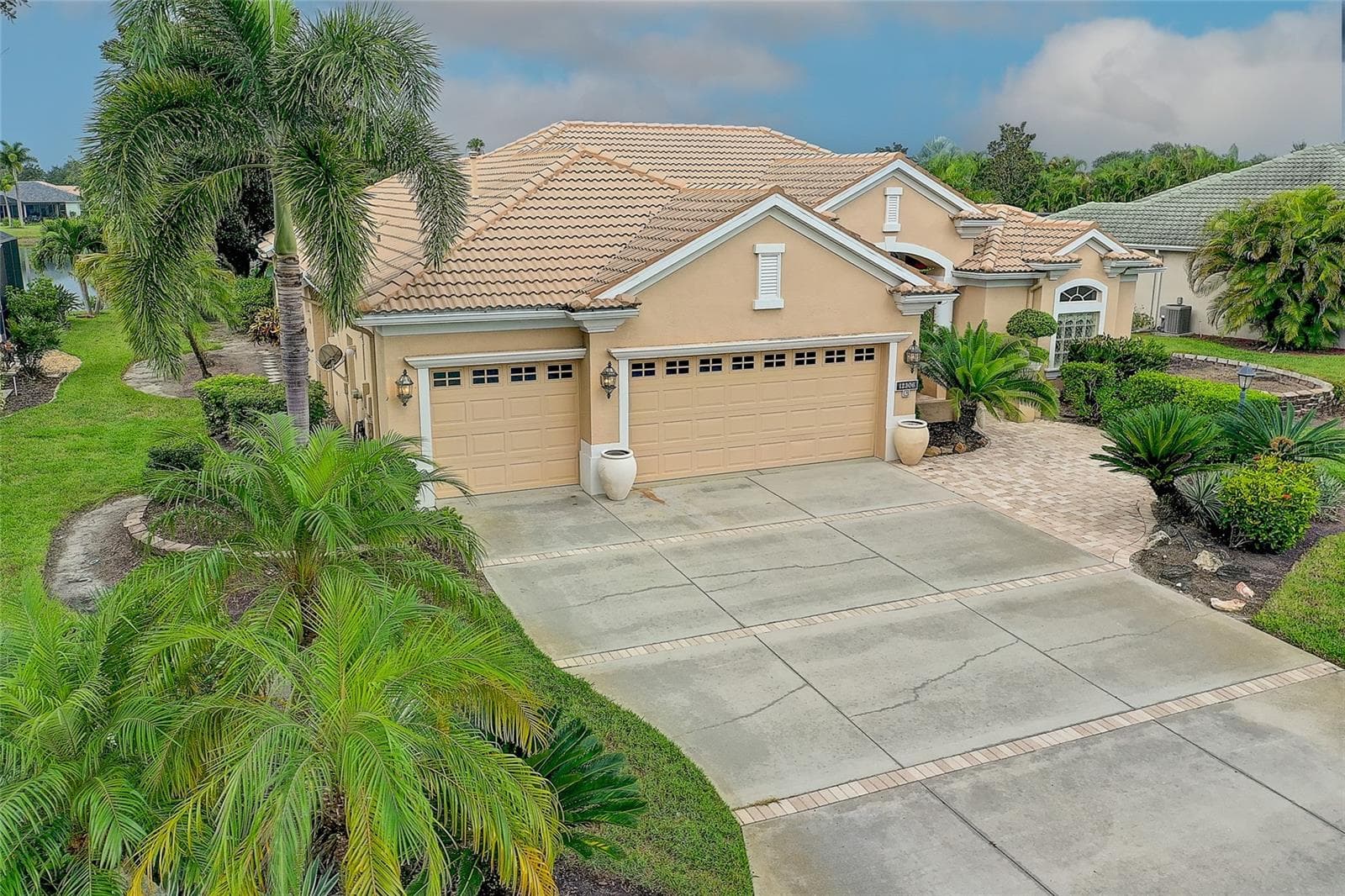 Single Family Residence at 12306 GREENBRIER WAY, LAKEWOOD RANCH, photo 53 of 55