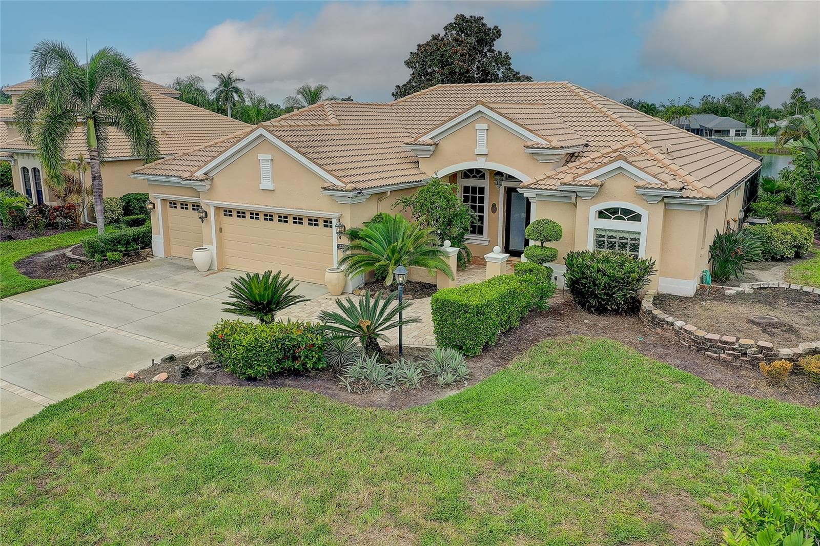 Single Family Residence at 12306 GREENBRIER WAY, LAKEWOOD RANCH, photo 54 of 55
