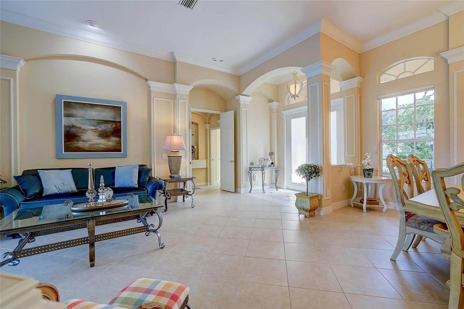 Single Family Residence at 12306 GREENBRIER WAY, LAKEWOOD RANCH, photo 7 of 55