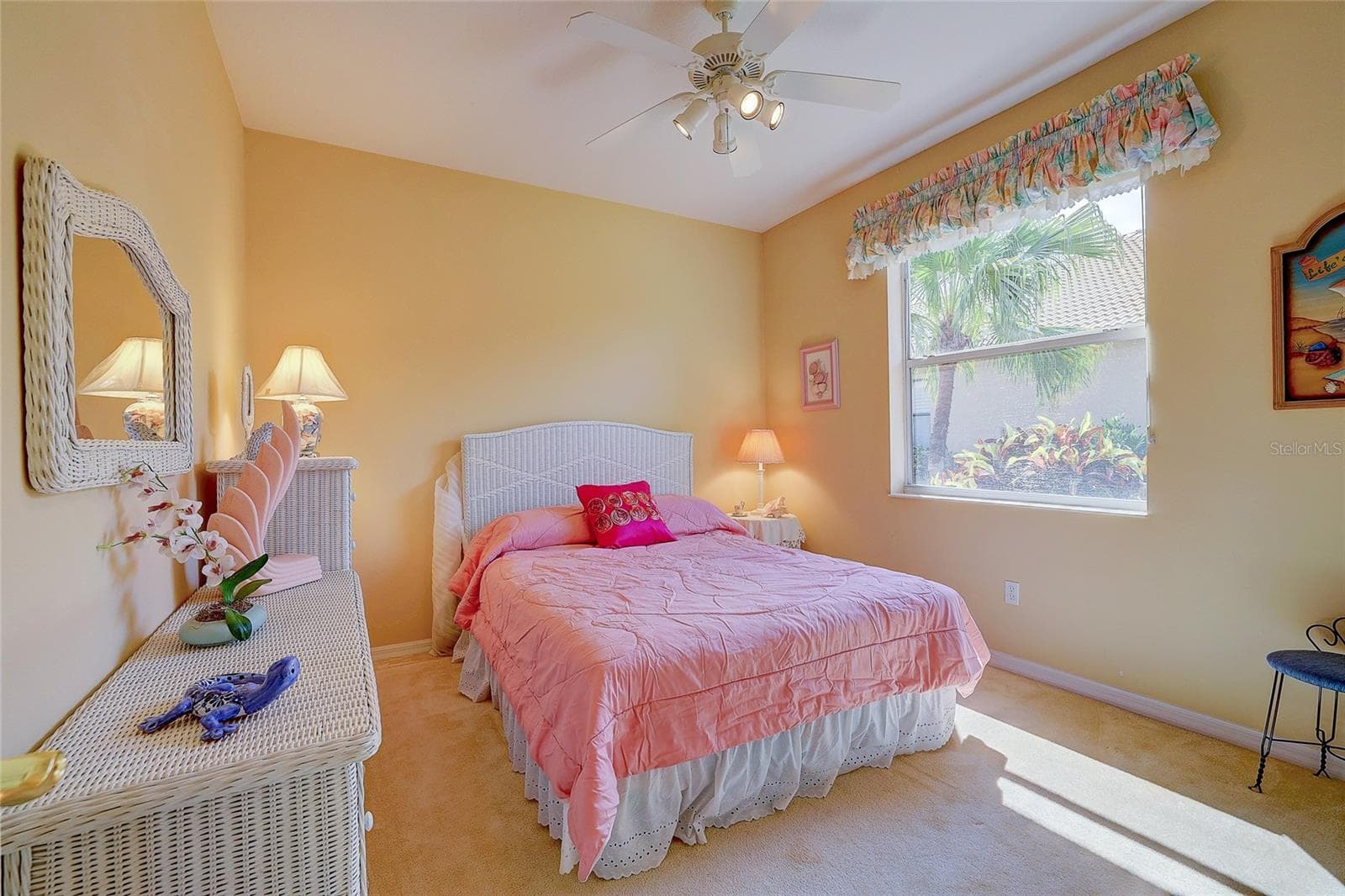 Single Family Residence at 12306 GREENBRIER WAY, LAKEWOOD RANCH, photo 32 of 55