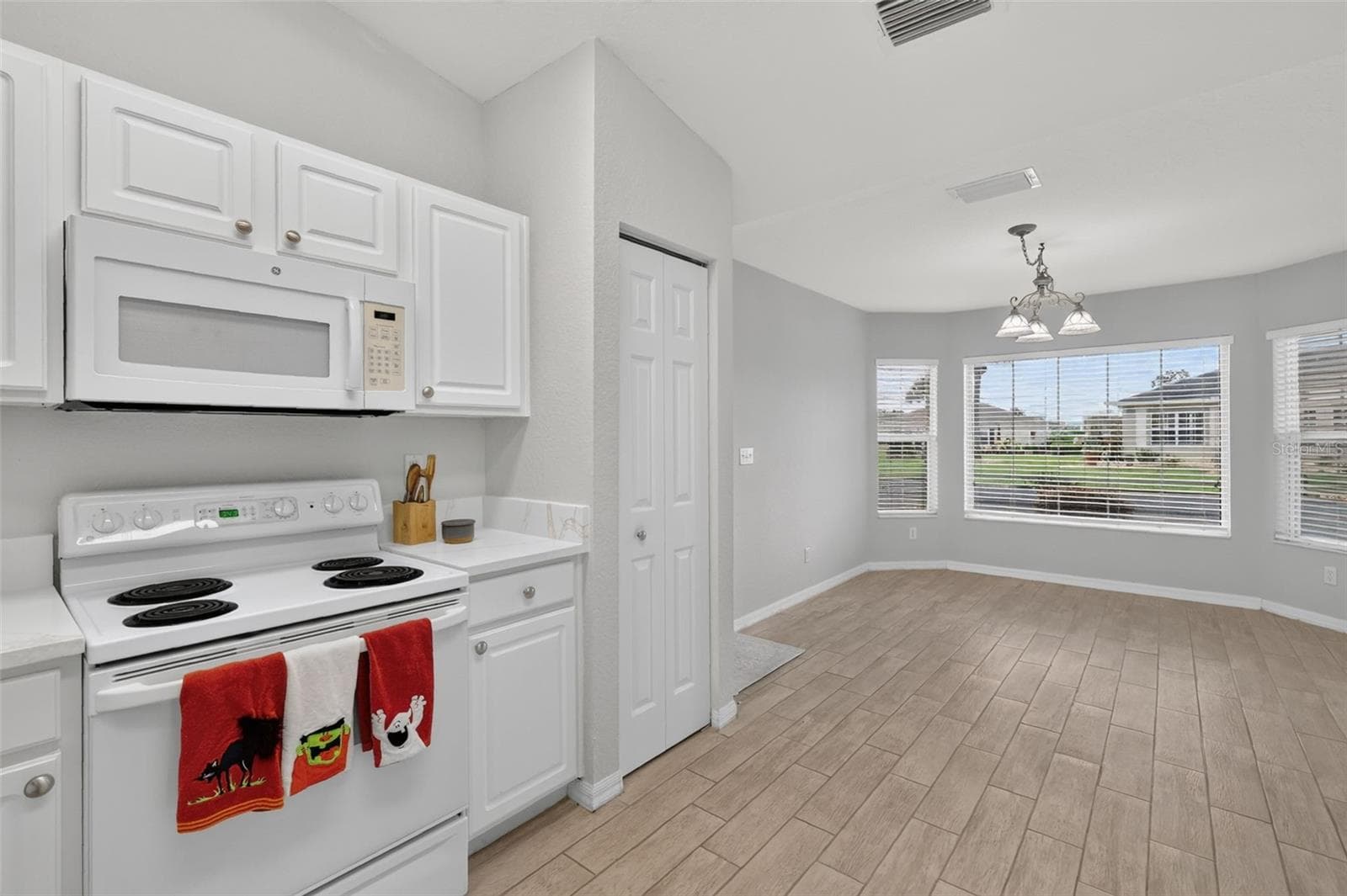 Single Family Residence at 8907 SE 141ST LOOP, SUMMERFIELD, photo 5 of 29