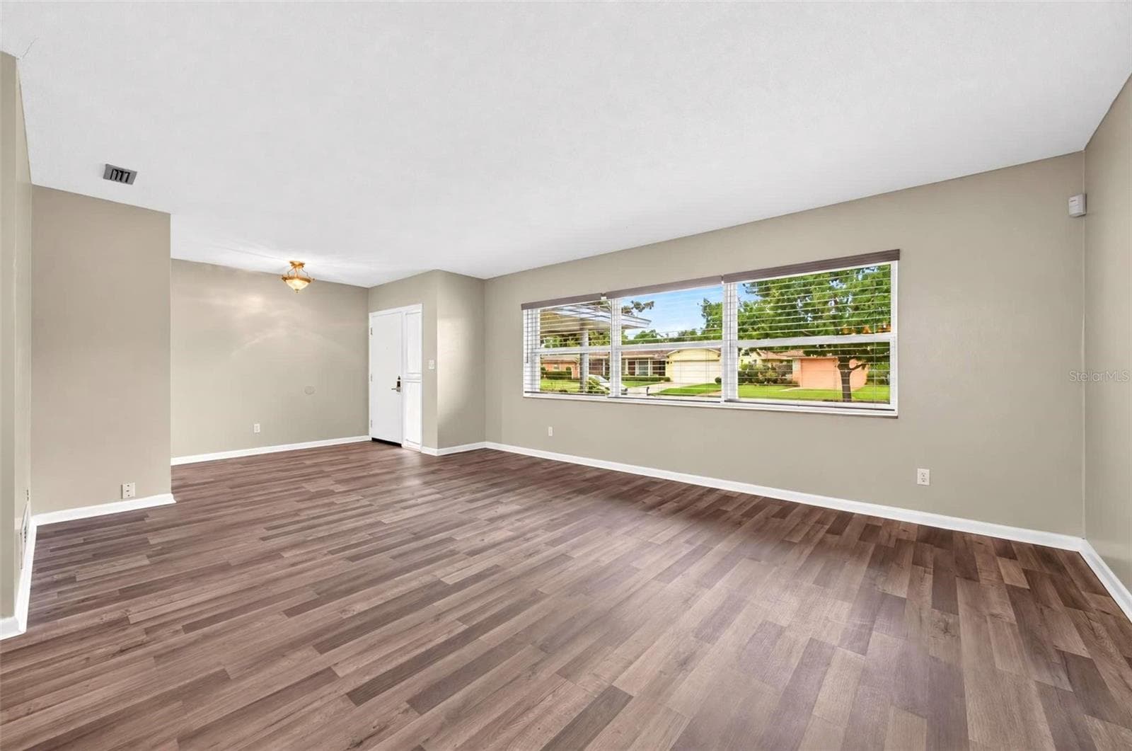 Single Family Residence at 2504 LAUDERDALE CT, ORLANDO, photo 4 of 82