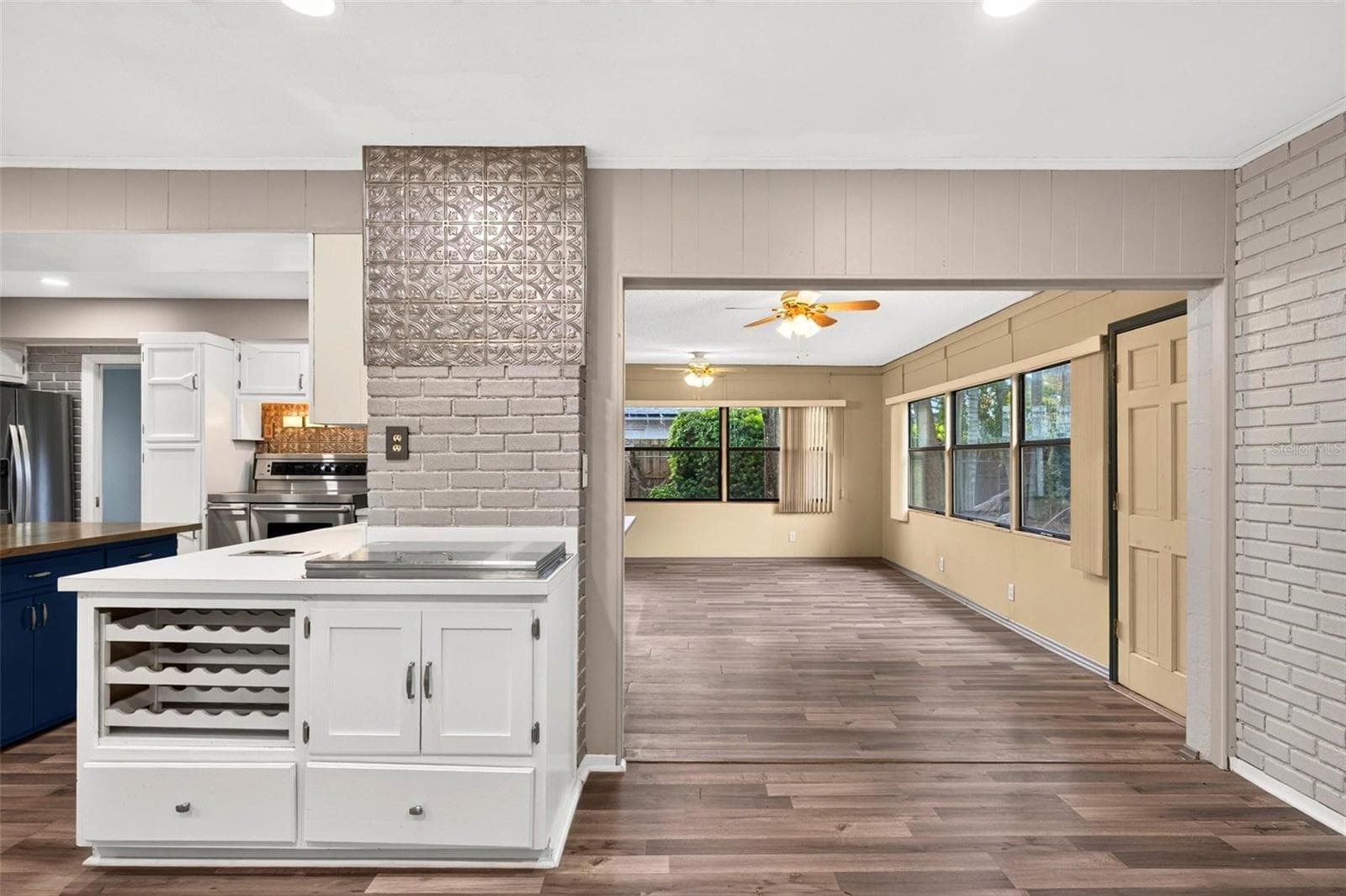 Single Family Residence at 2504 LAUDERDALE CT, ORLANDO, photo 14 of 82