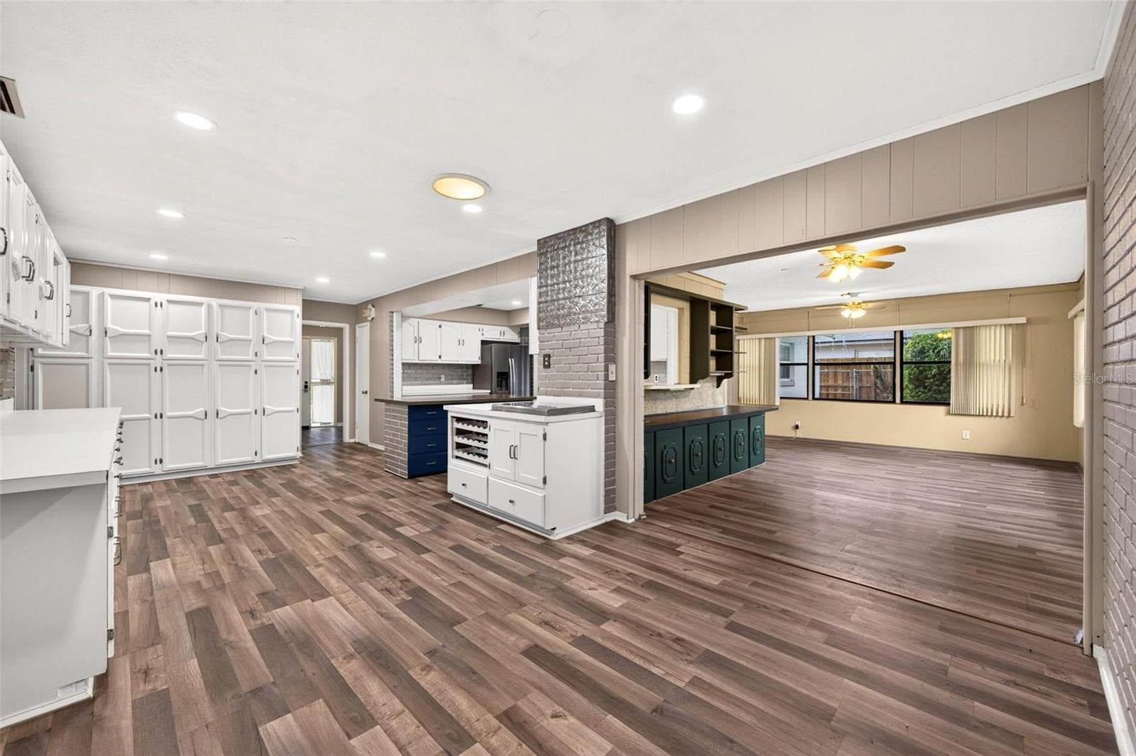 Single Family Residence at 2504 LAUDERDALE CT, ORLANDO, photo 16 of 82