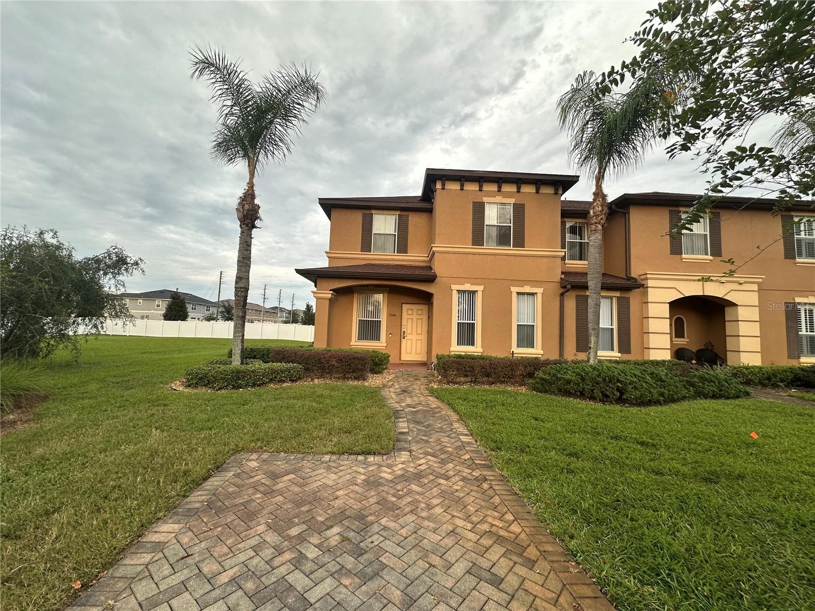 Townhouse at 2346 CALABRIA AVE, DAVENPORT, photo 2 of 27