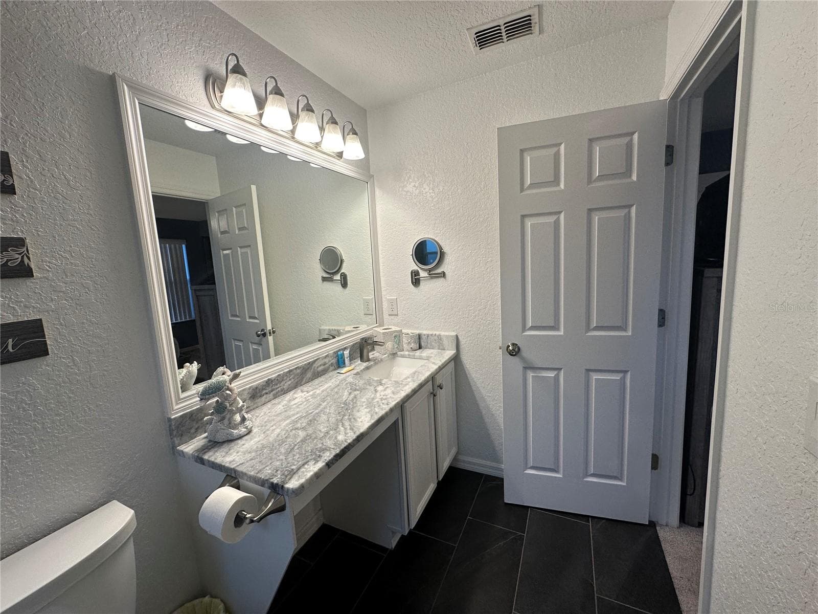 Townhouse at 2346 CALABRIA AVE, DAVENPORT, photo 7 of 27
