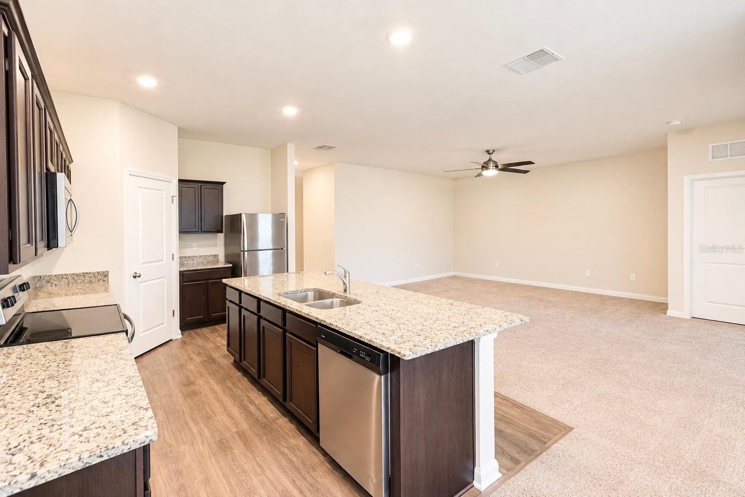 Single Family Residence at 1014 WANDERER DR, DELTONA, photo 35 of 74
