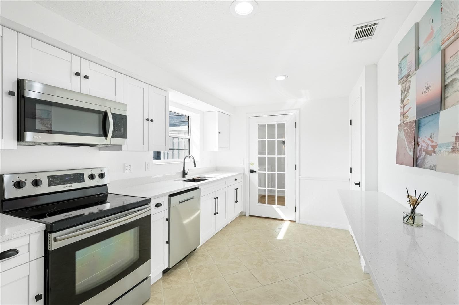 Single Family Residence at 707 40TH ST W, PALMETTO, photo 16 of 37