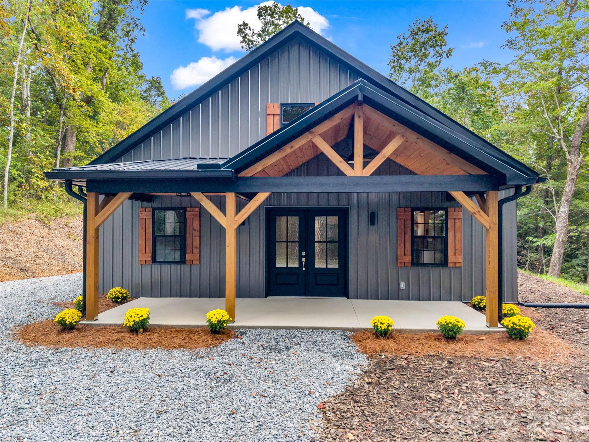 2718 Cove Road