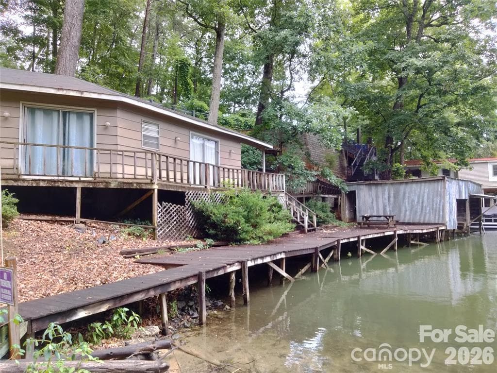 Single Family Residence at 127 Rock Crest Cove, Lake Lure, photo 2 of 14